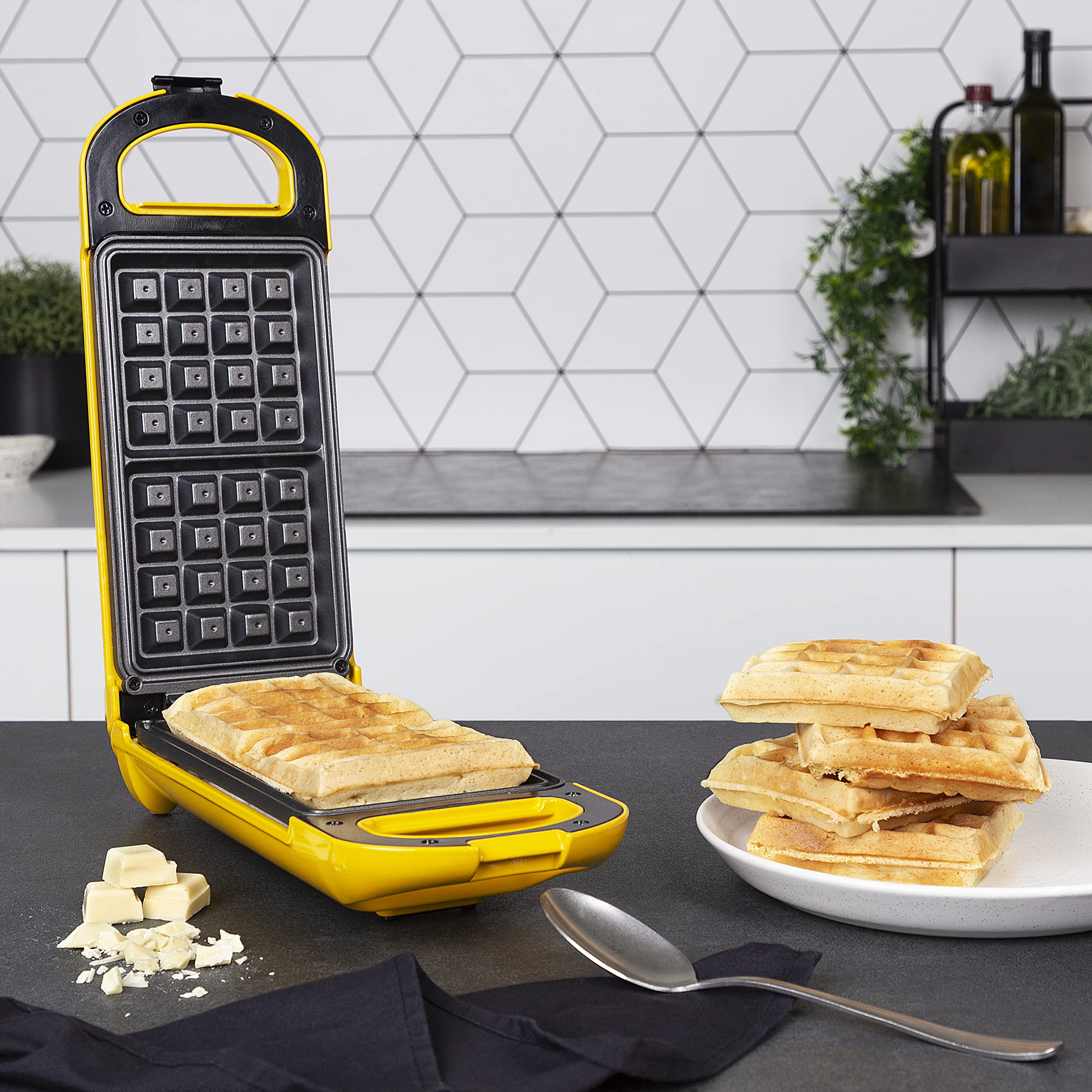 Princess Flip 132406 Waffle Maker - 2 Waffles at Once, Rotating Function, Yellow - Perfect for Breakfast, Brunch & Family Gatherings