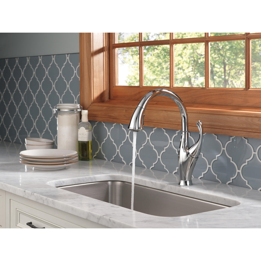 Delta Addison Single-Handle Pull-Down Spray Kitchen Faucet in Chrome (Model 9192 DST) - Perfect for Modern Home Kitchens & Easy Dishwashing