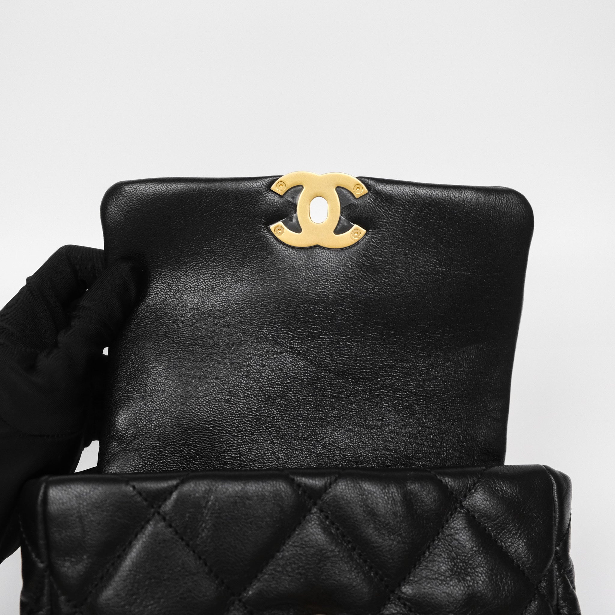 Chanel 19 Waist Bag in Black Goatskin with Mixed Hardware - Luxury Crossbody Bag for Women, Perfect for Everyday Use & Travel Accessories