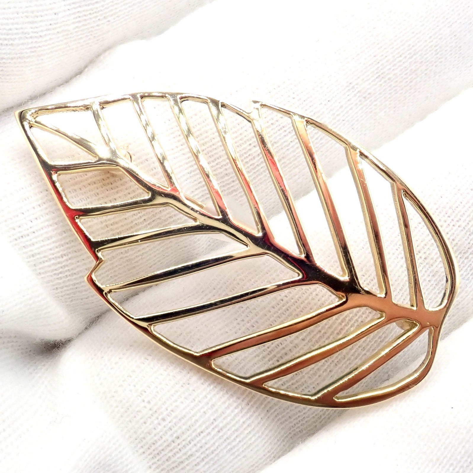 Authentic Tiffany & Co Angela Cummings 18k Yellow Gold Leaf Pin Brooch Vintage 1981 - Elegant Jewelry Gift for Women, Perfect for Weddings, Parties & Special Occasions