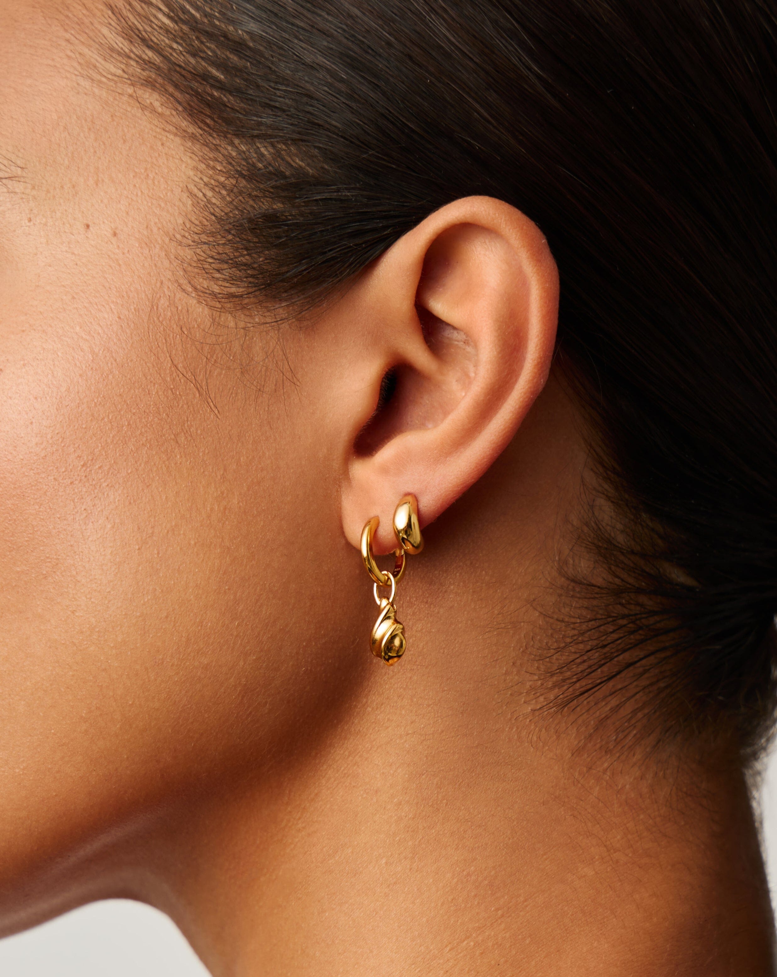 Savi Ridge Droplet Charm Earrings - 18k Gold Vermeil Dangle Earrings for Women | Elegant Gift for Birthday, Anniversary & Special Occasions