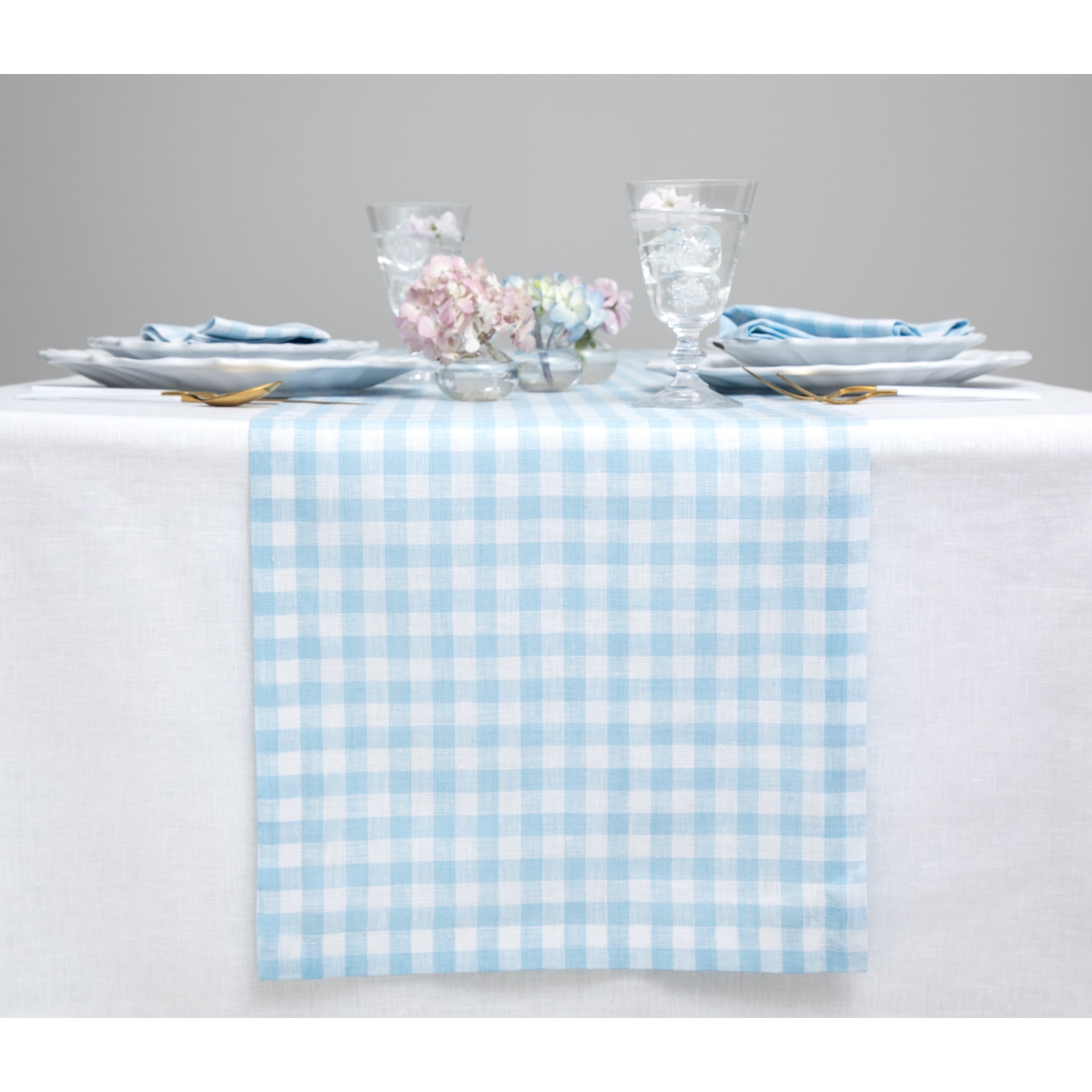 Stylish Gingham Table Runner for Dining & Kitchen Decor - Perfect for Farmhouse, Rustic, and Country Style Tables