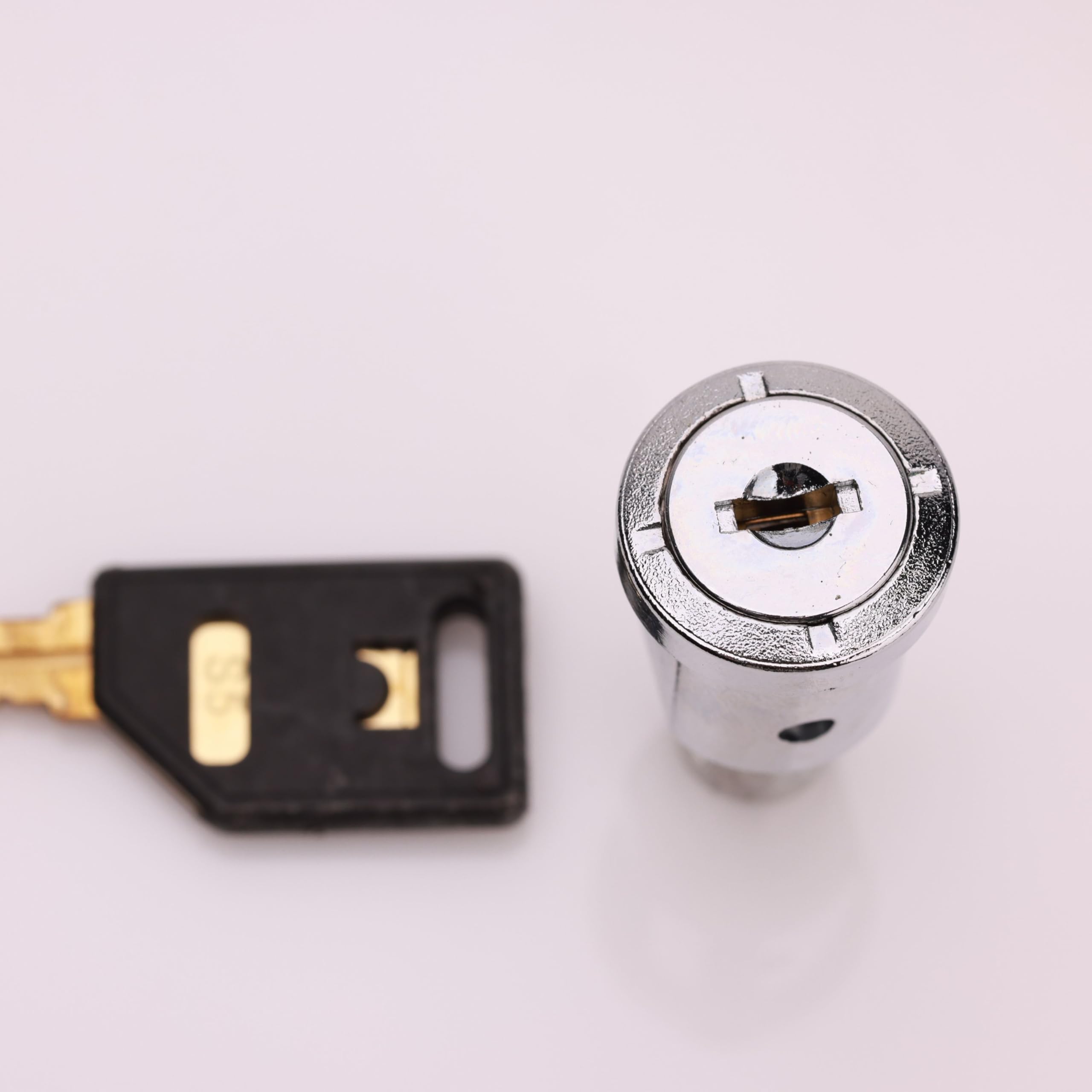 Beaver Gumball Machine Flat Lock and Key Set - Top Lid Lock & Key Assembly Replacement for Vending Machines - Secure Candy & Toy Dispensers for Arcades, Stores & Home Use
