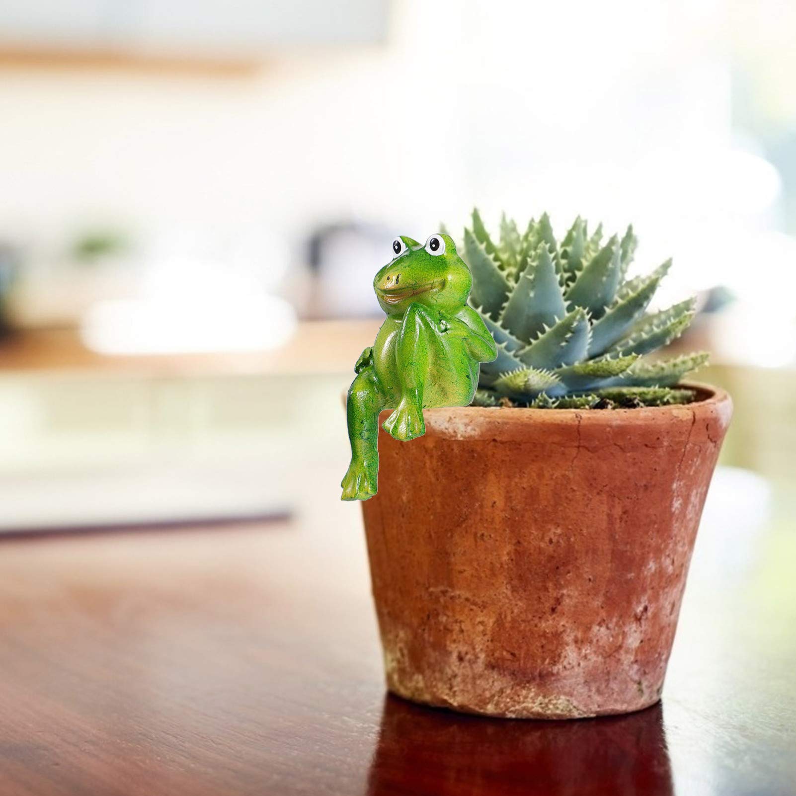 DOITOOL 1 Pair Resin Frog Ornaments - Unique Frog Figurines for Desktop, Bonsai Craft, Home Decor - Lovely Mini Frog Decor for Office, Living Room, Garden & Gift Ideas