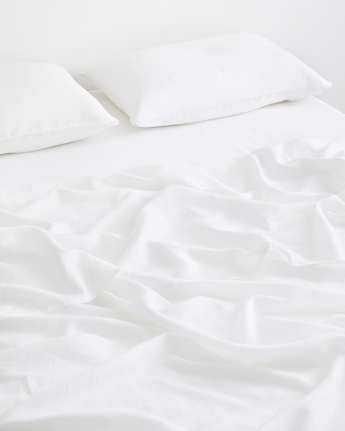 Premium 100% French Flax Linen Fitted Sheet - White - Breathable & Soft Bedding for Comfortable Sleep - Perfect for Master Bedroom, Guest Room & Vacation Homes