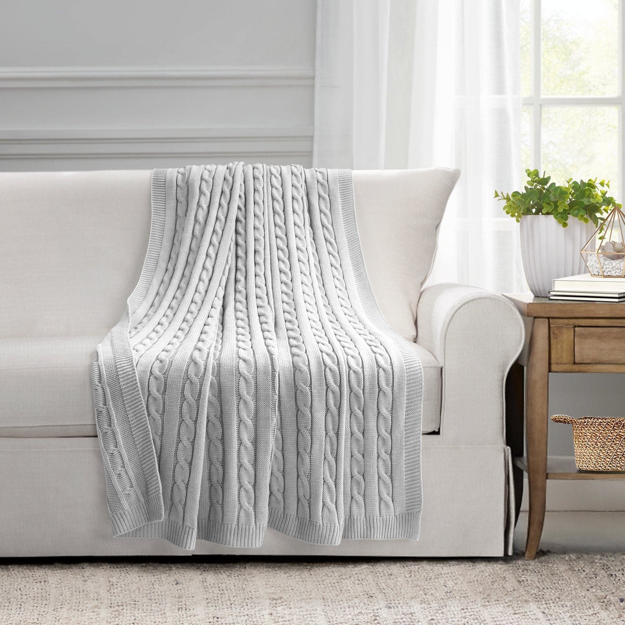 Soft Knitted Cable Throw Blanket - Cozy & Warm for Bed, Couch, and Home Decor - Perfect for Winter, Gifts, and Relaxation