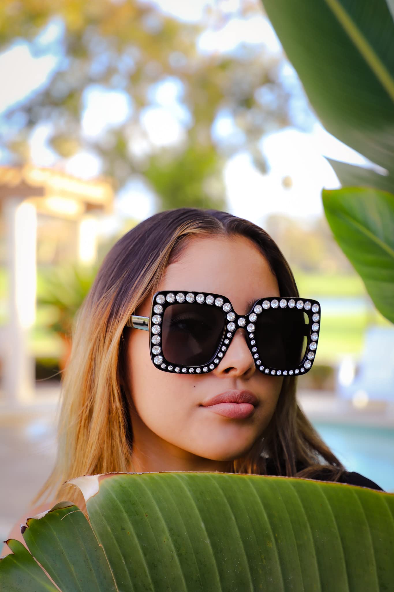Stylish Oversized Square Frame Rhinestone Crystal Sunglasses for Women - Trendy Bling Design for Summer, Beach & Outdoor Fashion