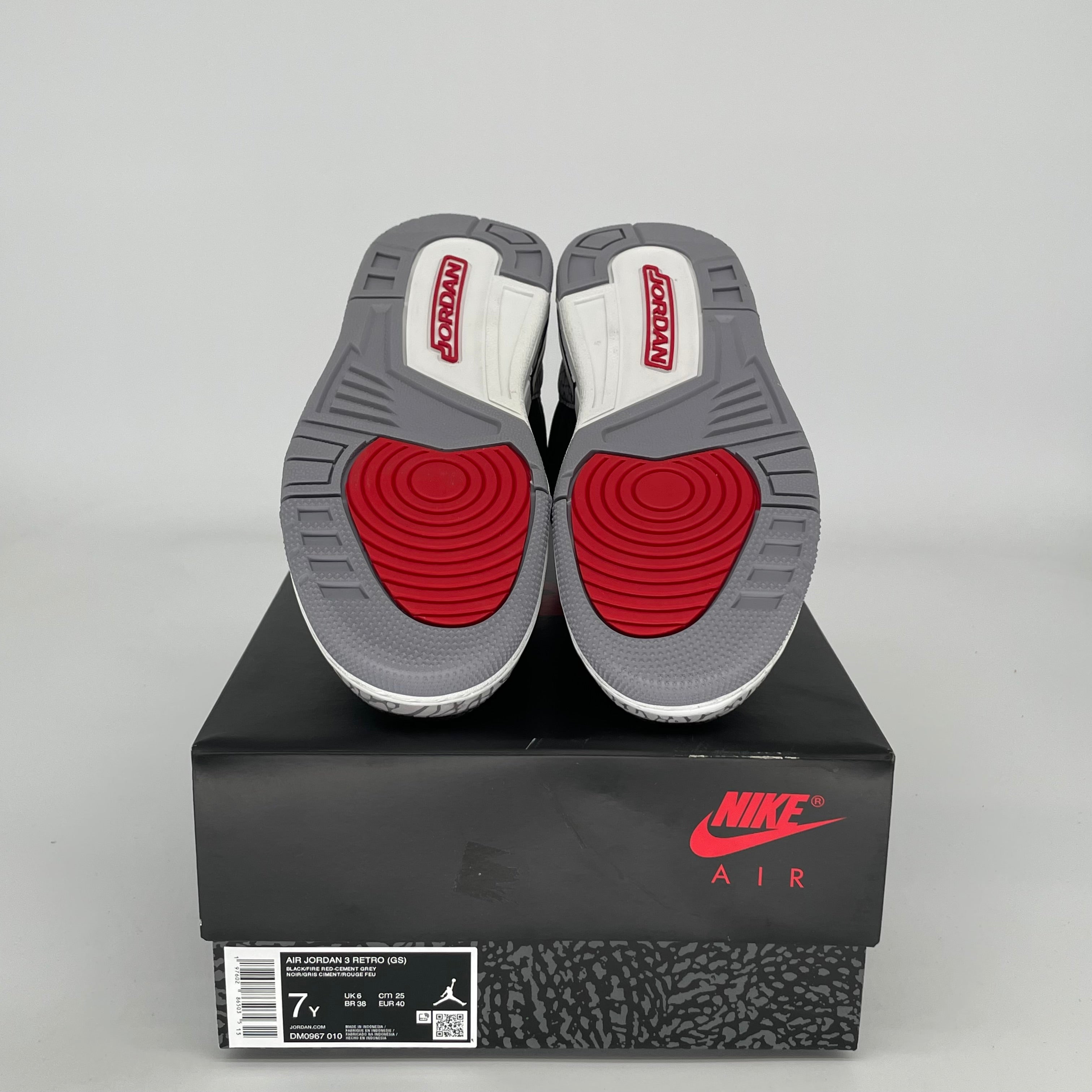 Original Air Jordan 3 Retro 'Black Cement' Sneakers - Size 7Y (DM0967-010) | Men's Basketball Shoes for Streetwear & Casual Style