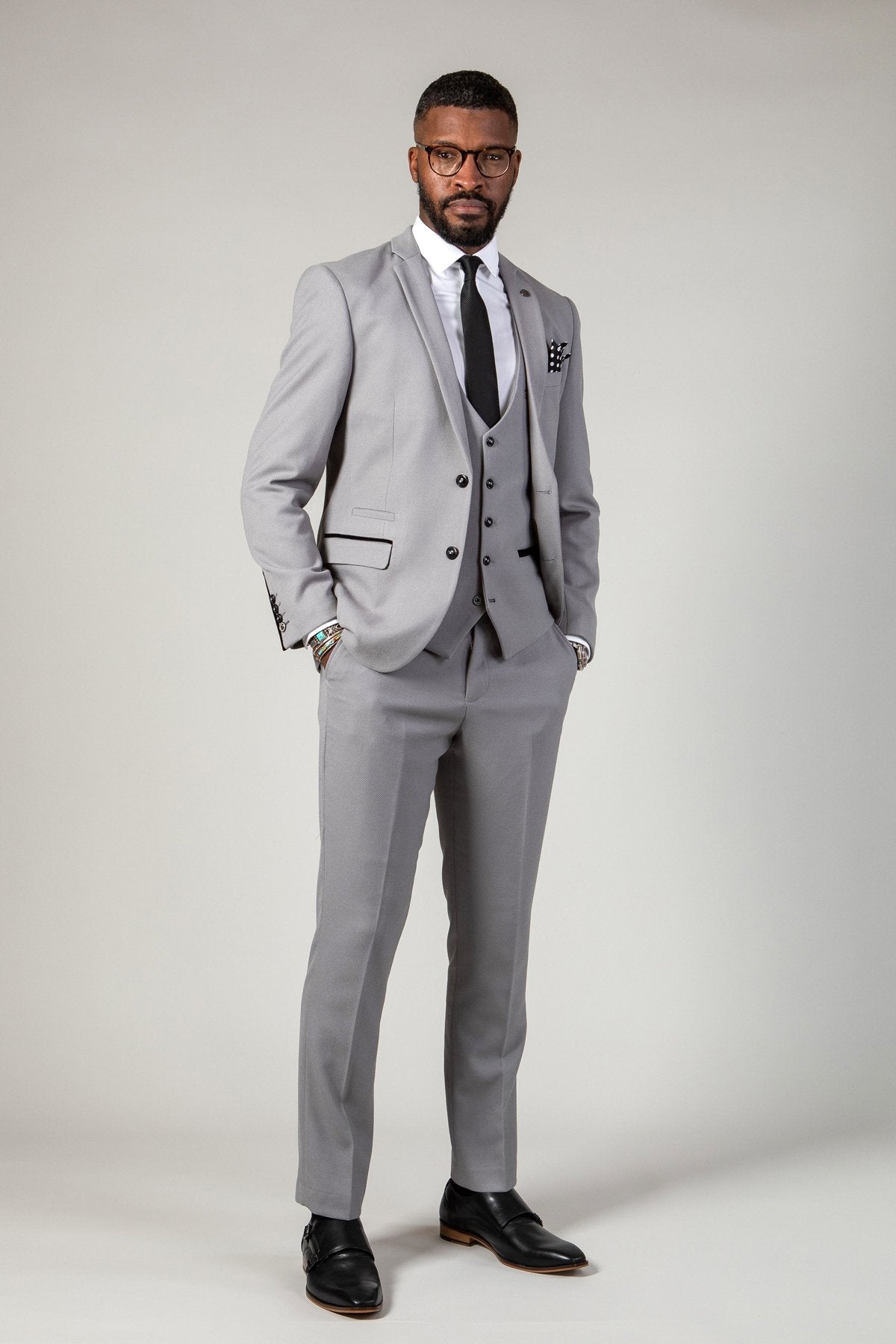 EDWIN Silver Grey Notch Lapel 3-Piece Suit for Men - Formal Business Attire, Wedding & Special Occasions