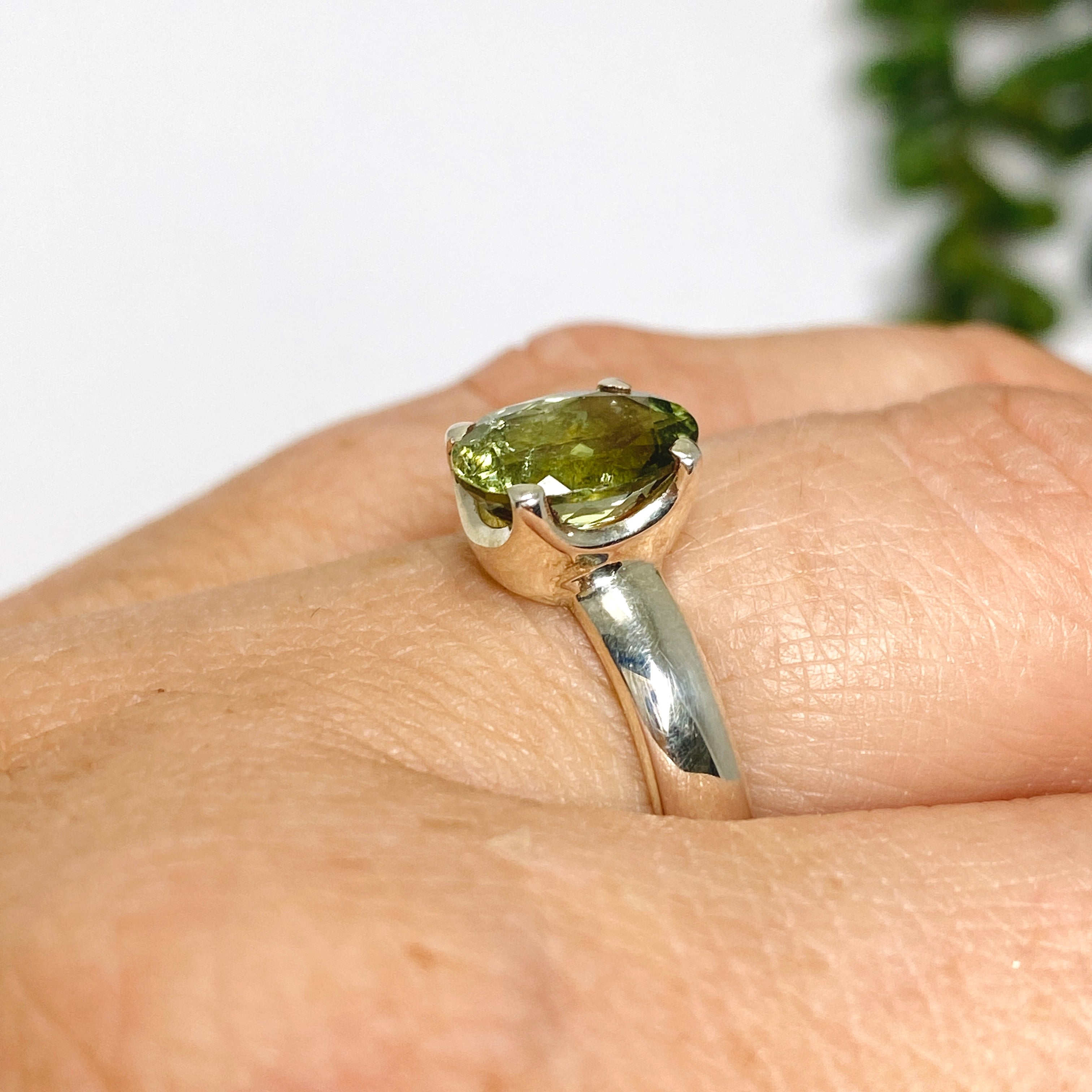 Green Tourmaline Oval Faceted Ring Size 6.5 PRGJ543 - Elegant Gemstone Jewelry for Women, Perfect for Weddings, Parties & Special Occasions