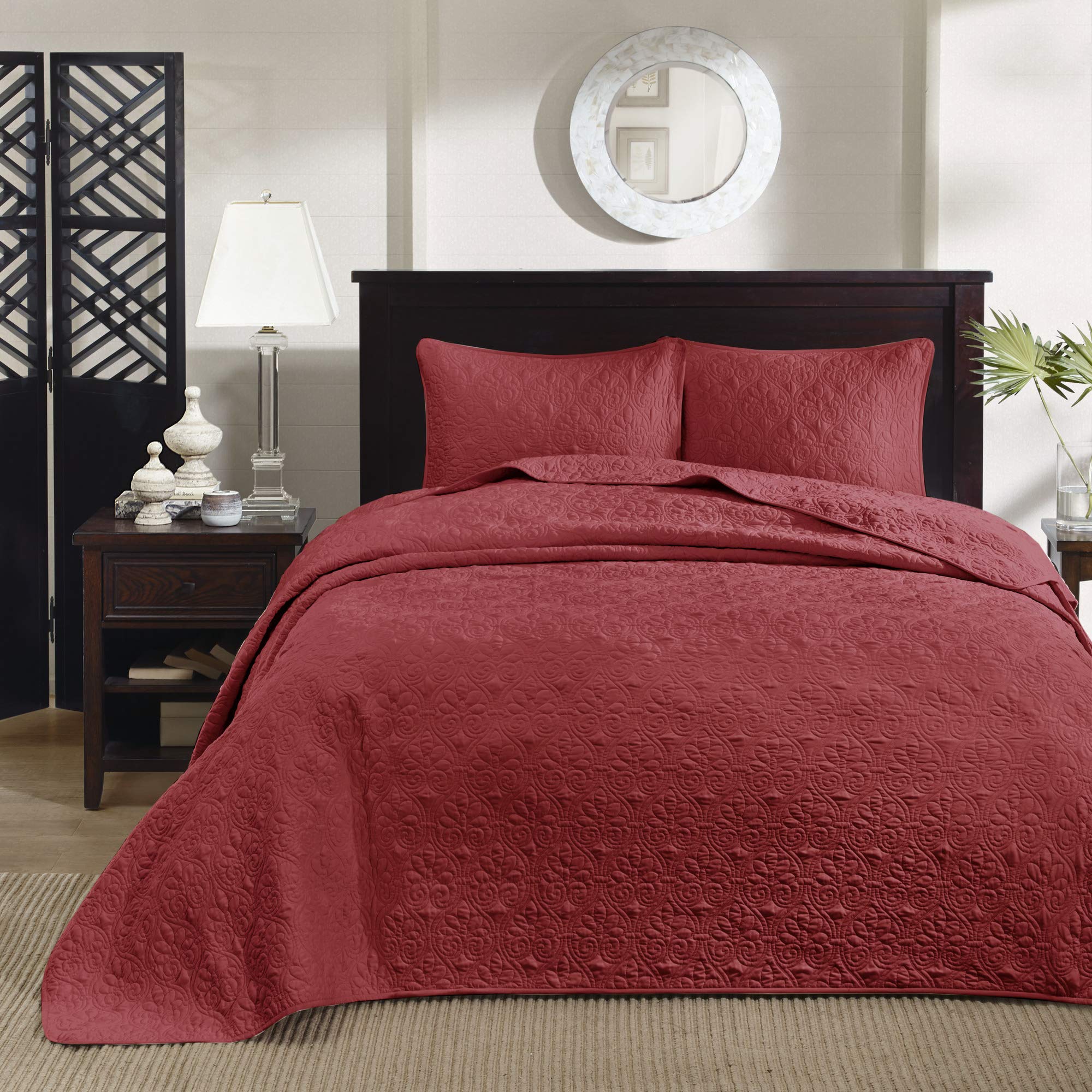 Madison Park Quebec King Size Quilt Set - Red Damask Pattern, 3-Piece Ultra Soft Microfiber Bedding with Quilted Coverlet | Luxury Bedroom Decor for Master Suite or Guest Room