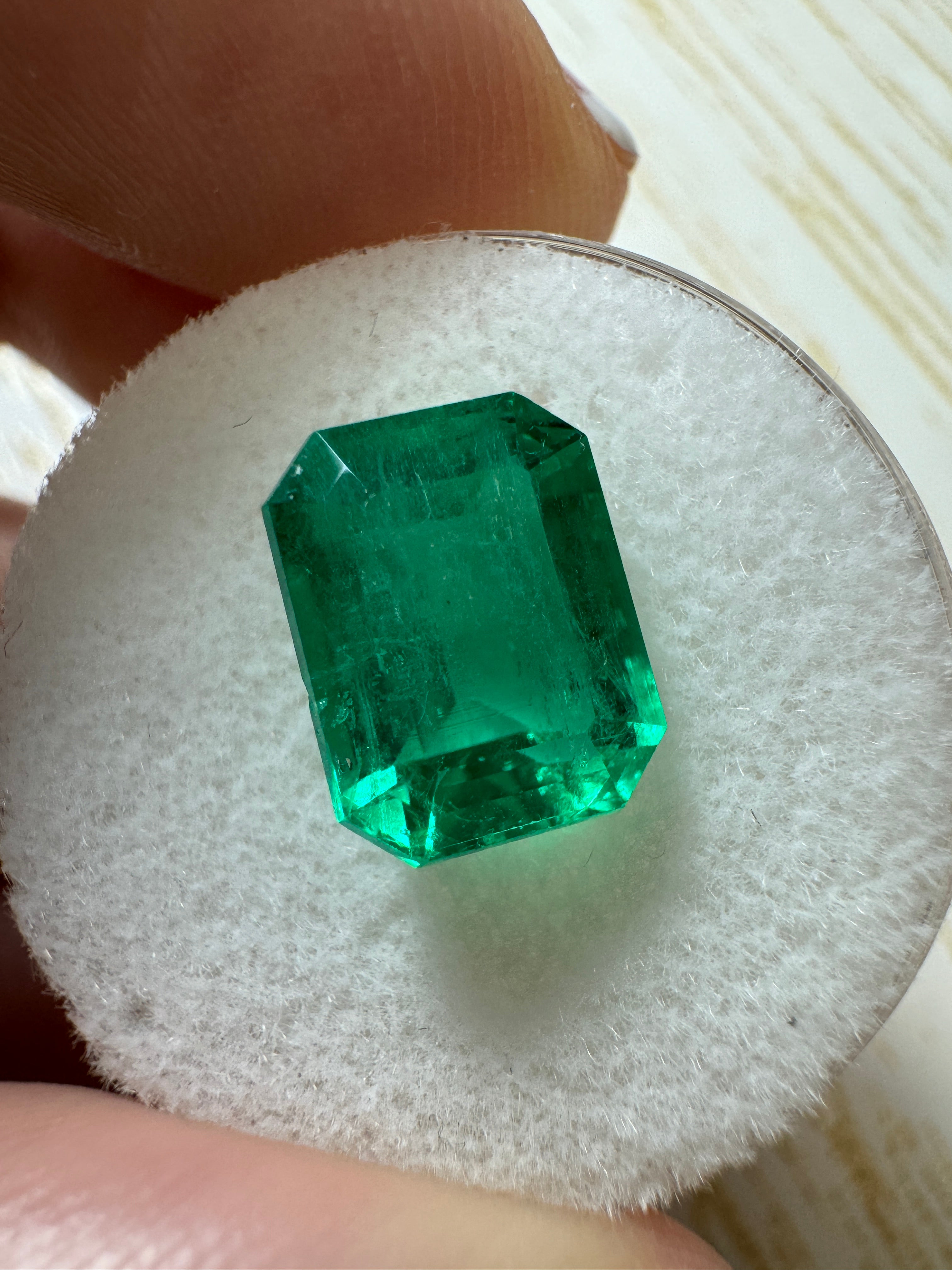 4.53 Carat 11x8mm Vivid Muzo Green Natural Loose Colombian Emerald Gemstone - Emerald Cut for Jewelry Making, Engagement Rings & Luxury Gifts