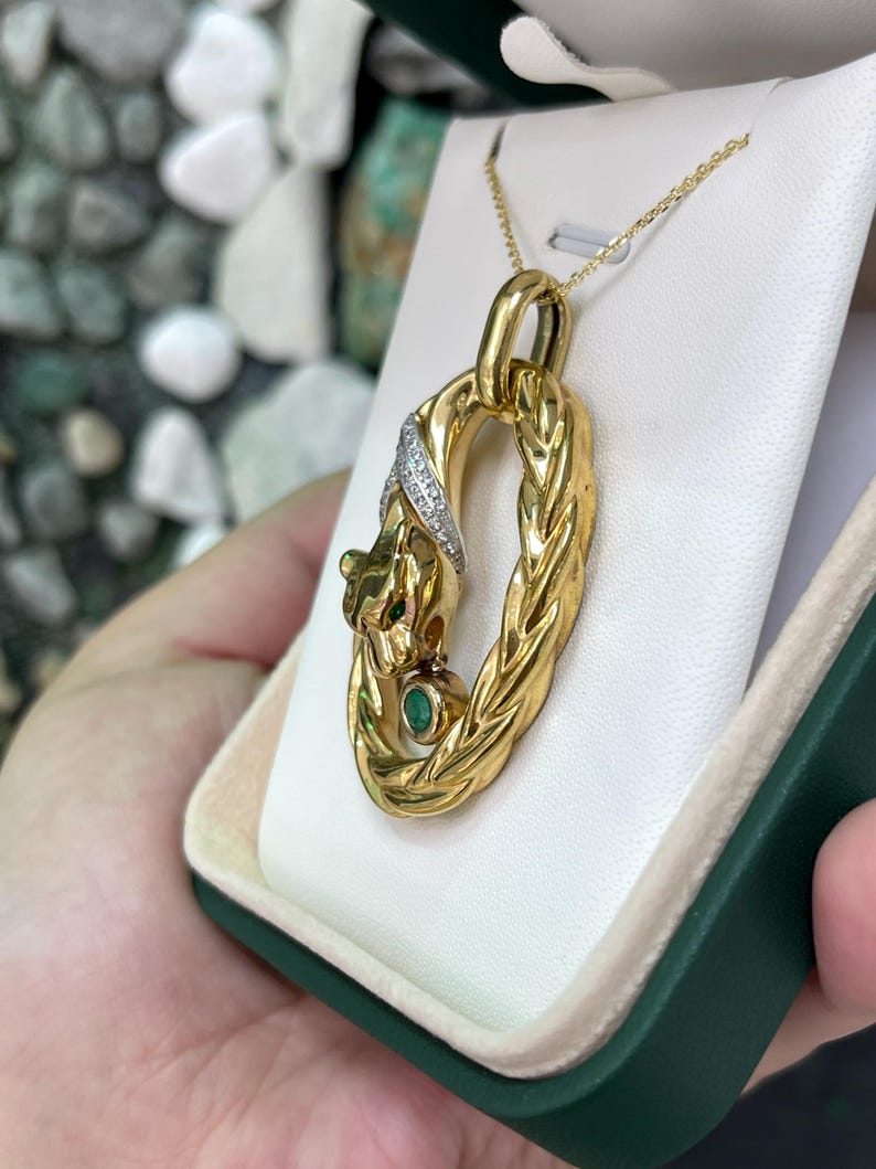 18K Yellow Gold Jaguar Emerald Pendant Necklace - 7.1 Grams | Elegant Animal Jewelry for Women | Perfect Gift for Birthday, Anniversary & Special Occasions