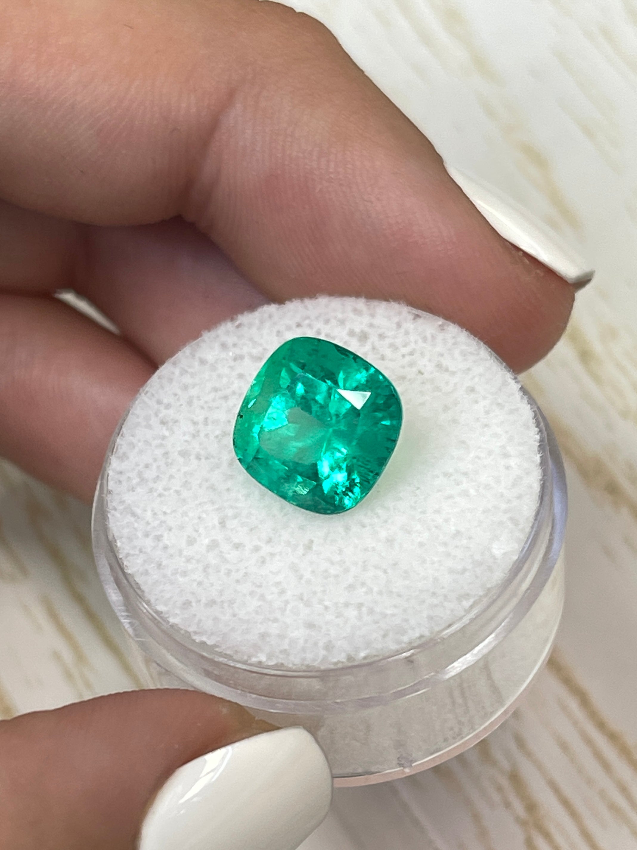 4.72 Carat 10x10mm Bright Green Natural Loose Colombian Emerald Cushion Cut Gemstone for Jewelry Making, Engagement Rings & Luxury Gifts