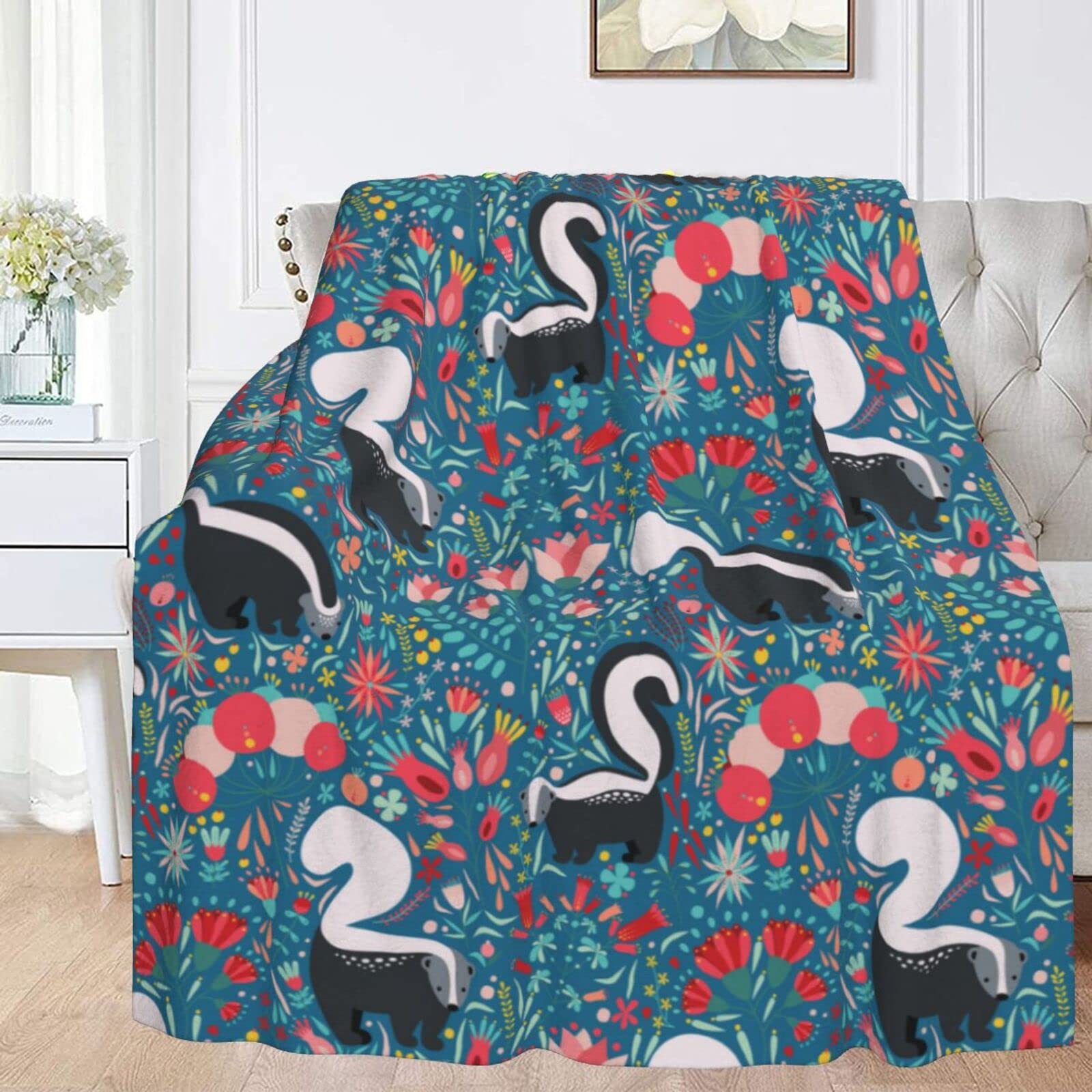 Soft Floral Skunks Fleece Throw Blanket 40x50 Inch - Lightweight Warm Flannel Blanket for Couch, Bed, Sofa - Perfect for Travel, Camping, Home Decor - Cozy Gift for Kids & Adults