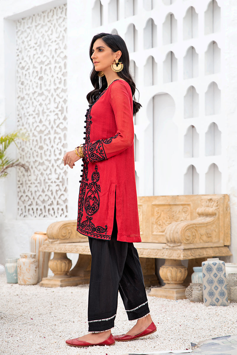 AMANATH Embroidered Women's Blouse - Floral Design, Casual & Elegant Top for Work, Date Night, and Summer Outfits