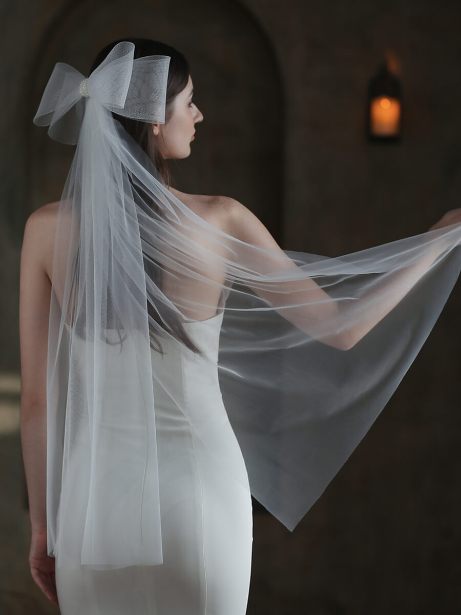 Elegant Pearl Embellished Tulle Wedding Veil for Brides - Perfect for Bridal Showers, Ceremonies & Photo Shoots