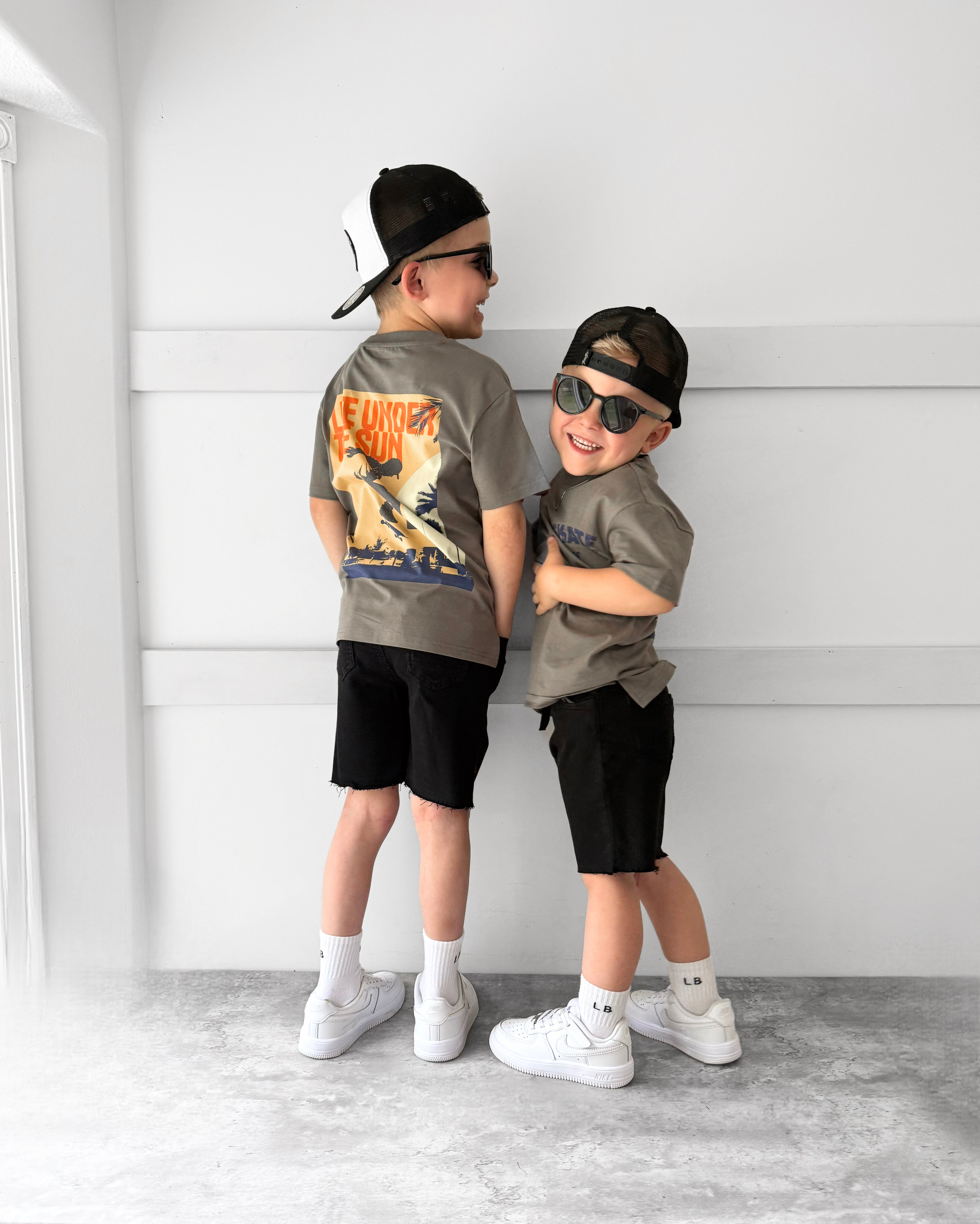 Skate Bro Tee - Trendy Skateboard T-Shirt for Men | Cool Streetwear Graphic Tee | Perfect for Skateboarding, Casual Wear & Urban Fashion