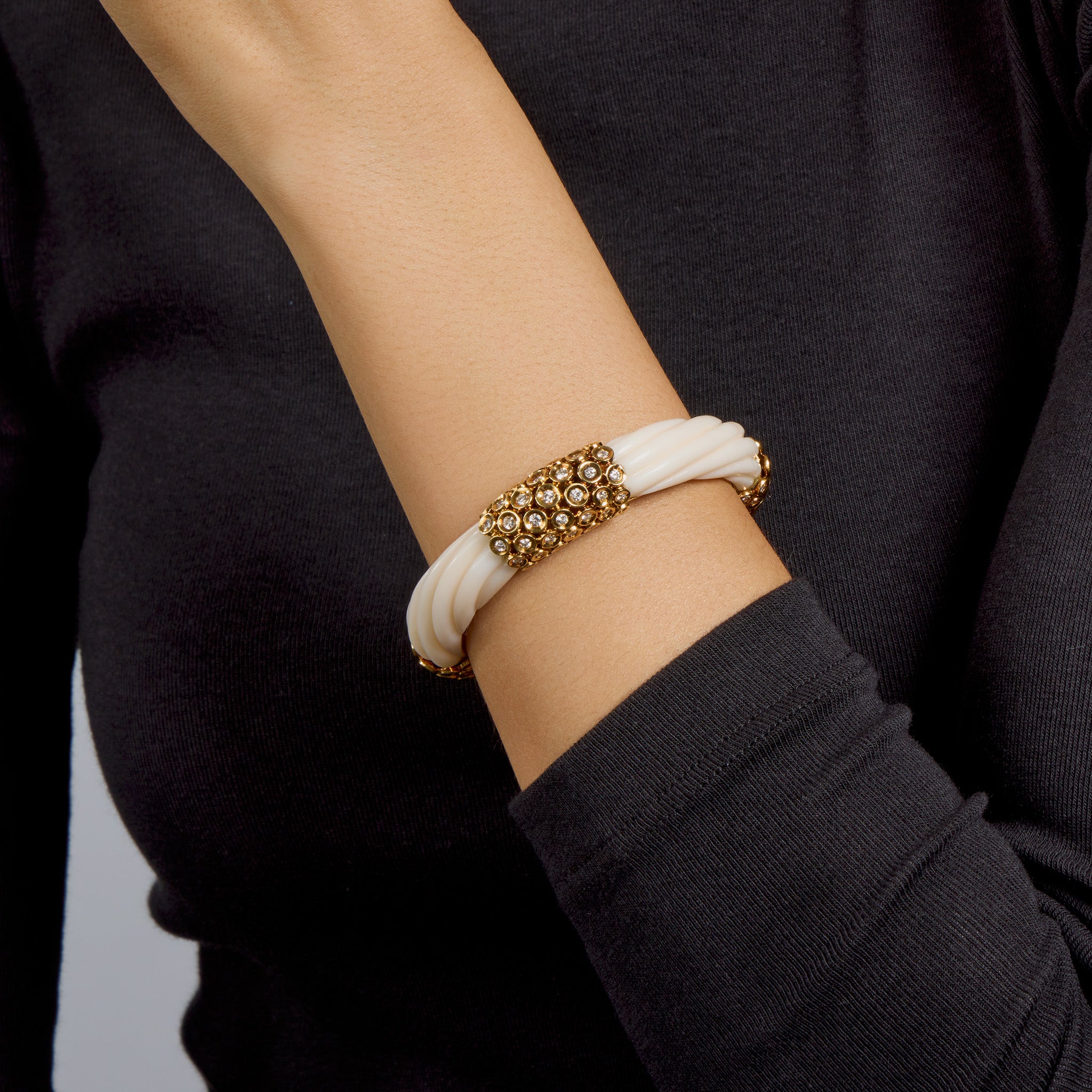 Van Cleef & Arpels White Coral & Diamond Bracelet for Women - Luxury 18K Gold Jewelry Gift for Anniversary, Wedding & Special Occasions