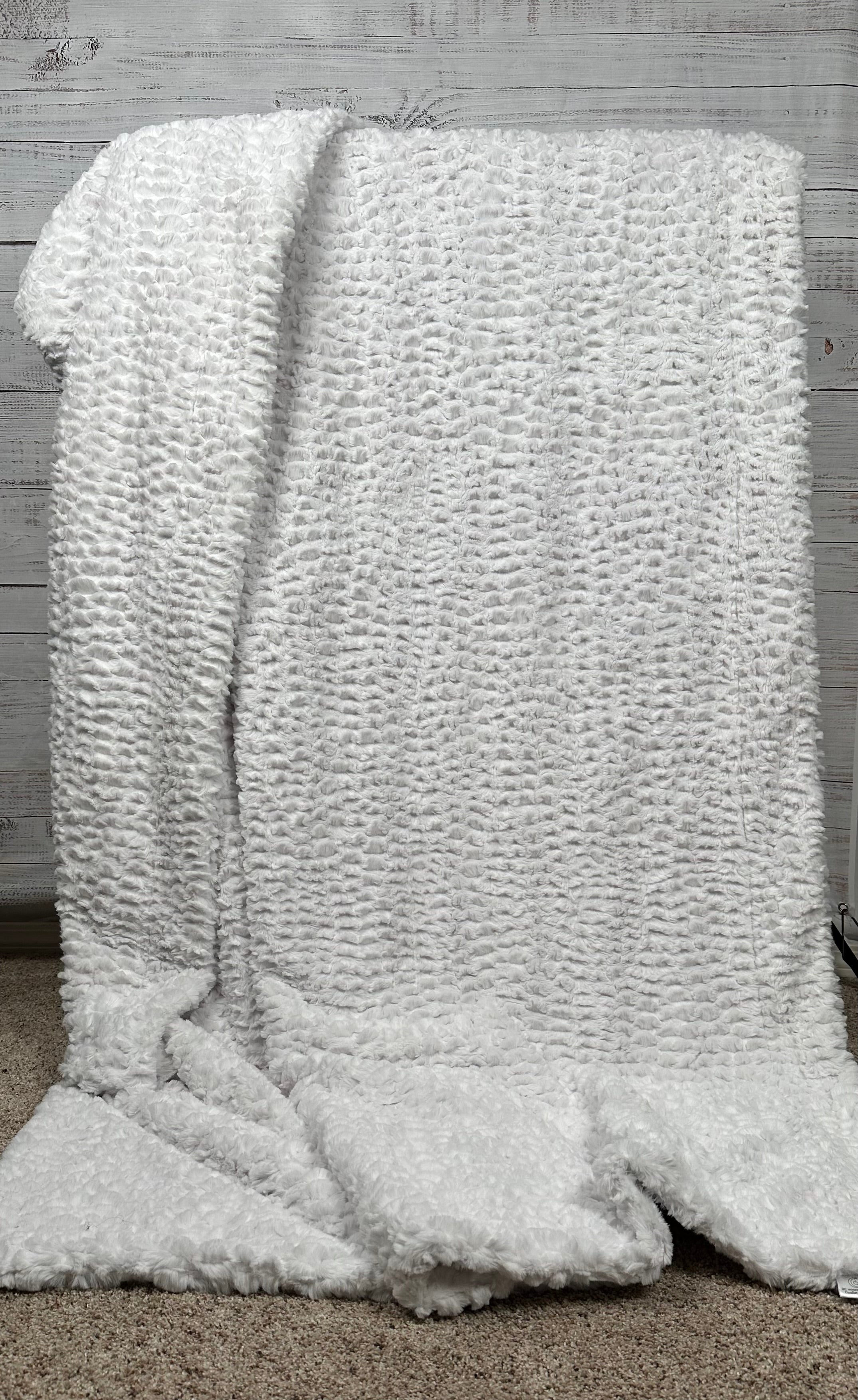 White Florence XL 61x86 Double Luxe Extra Plush 30mm Thick Minky Blanket - Ultra Soft Cozy Throw for Bed, Sofa & Couch - Perfect for Winter Nights, Movie Time & Gift Giving
