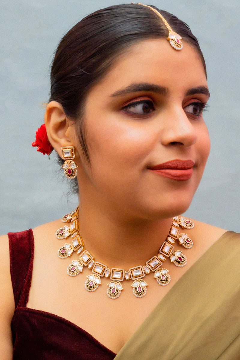 Exquisite Gold Plated Kundan Necklace Set with Matching Earrings & Maang Tikka - Perfect for Weddings, Parties & Indian Festivals
