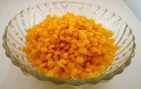 Organic Pure Yellow Beeswax Pastilles - Raw, Unrefined, 250g for DIY Skincare, Lip Balm, Candles & Natural Beauty Products