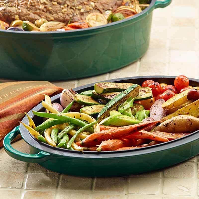 Big Green Egg 5.2L Enameled Oval Dutch Oven - Perfect for 2XL/XL/Large Egg Models (117670) | Ideal for Outdoor Cooking, Camping & BBQ Grilling