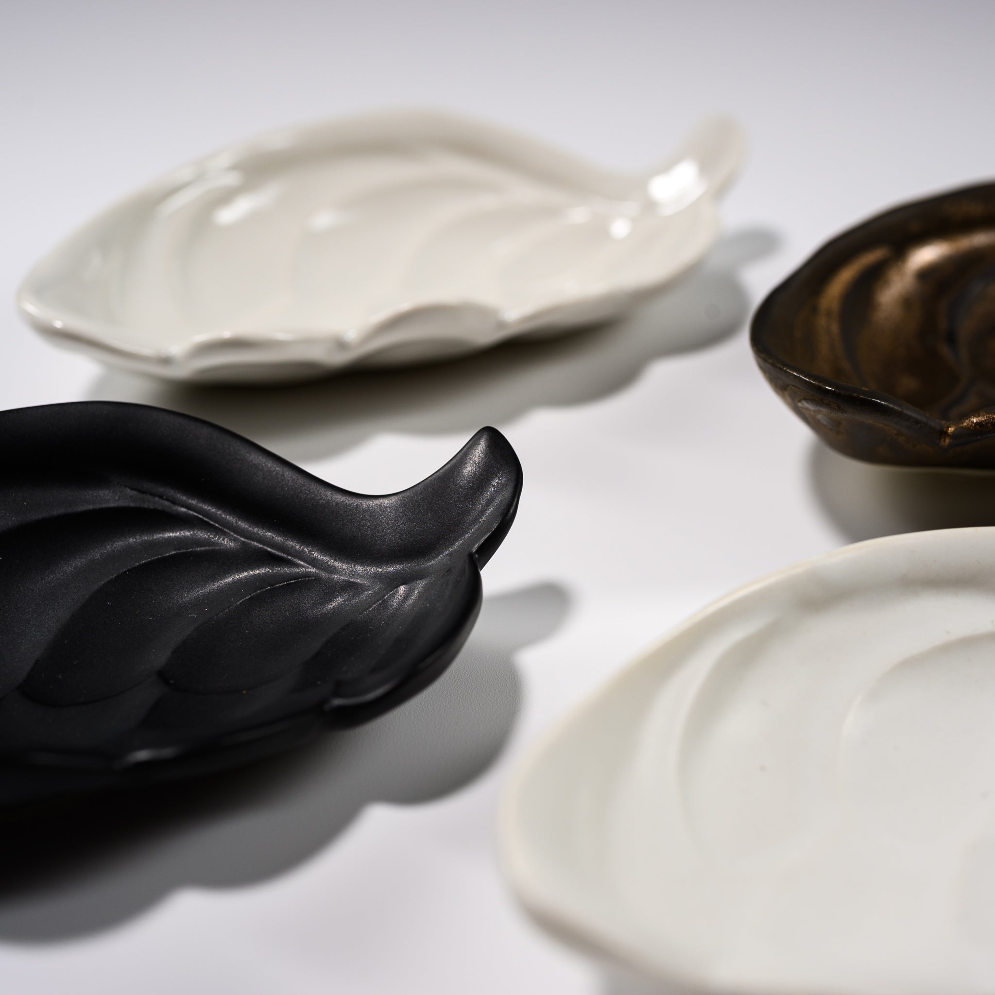 USUKIYAKI Handmade Ceramic Small Dish Wing - Japanese Bizen Ware Soy Sauce Dish for Sushi, Wasabi & Condiments - Perfect for Dining Table, Kitchen & Restaurant Use