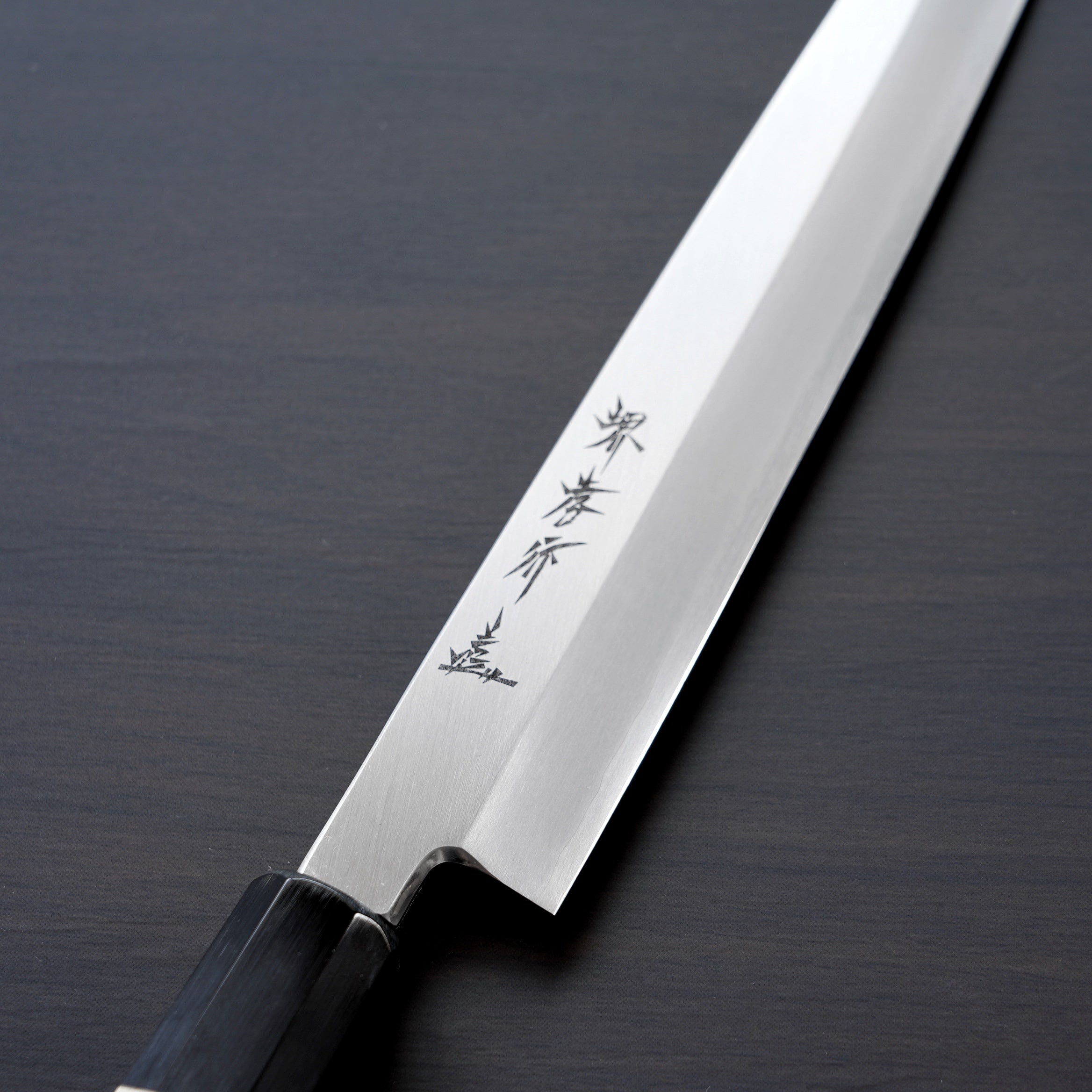 Premium Sakai Takayuki Ginsanko Silver 3 Yanagiba Sushi Knife 240mm - High-Carbon Stainless Steel Japanese Chef Knife for Sashimi, Sushi Preparation & Professional Kitchen Use