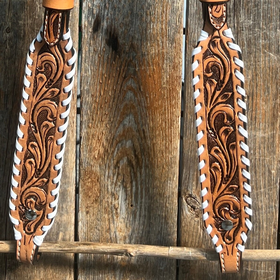 Handmade Floral Tooled Leather Horse Headstall with White Whipstitch - Light Oil Finish for Western Riding & Equestrian Shows