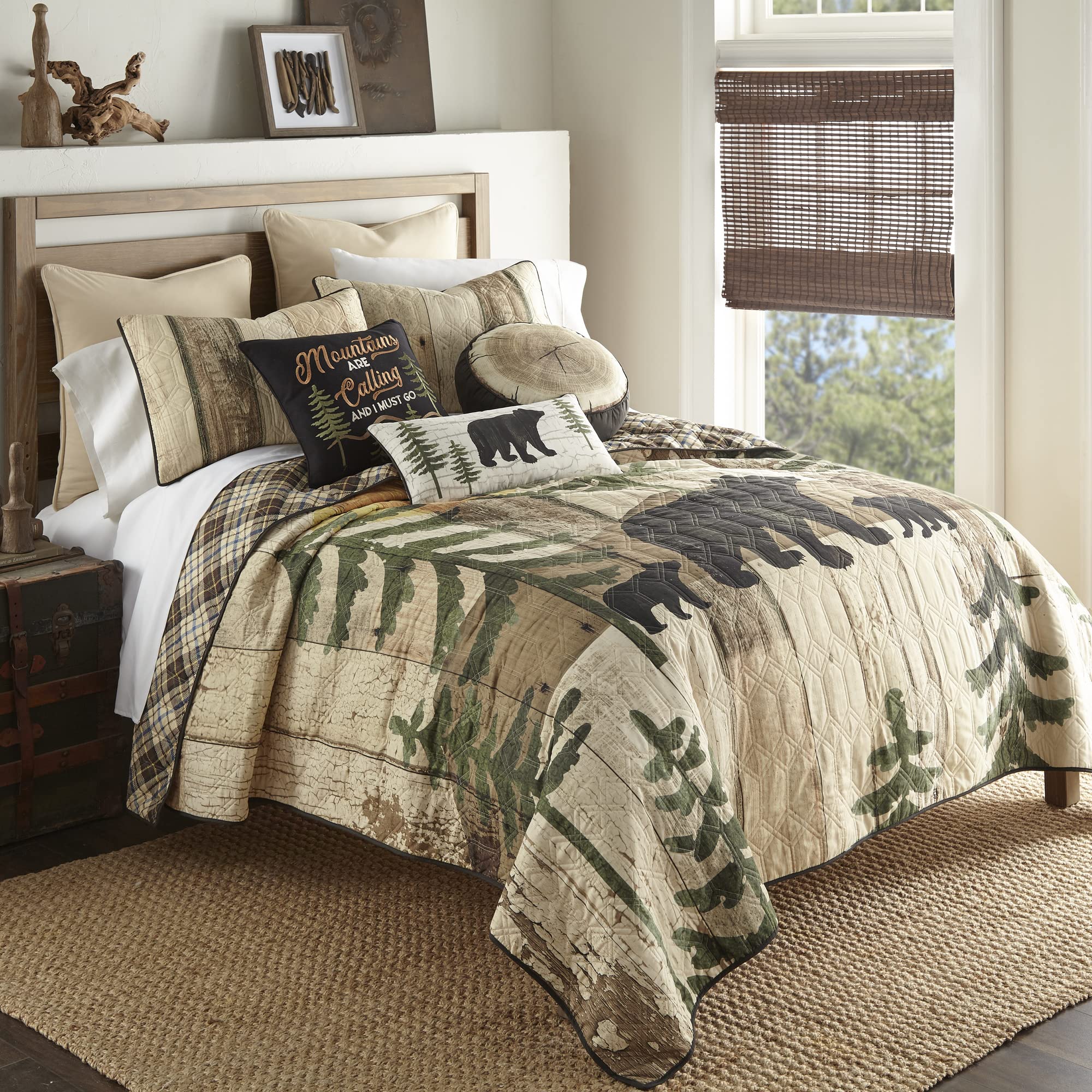 Donna Sharp King Size Bedding Set - 3 Piece Lodge Quilt Set with Painted Bear Design, King Quilt & 2 Pillow Shams - Machine Washable for Cozy Cabin & Rustic Bedroom Decor