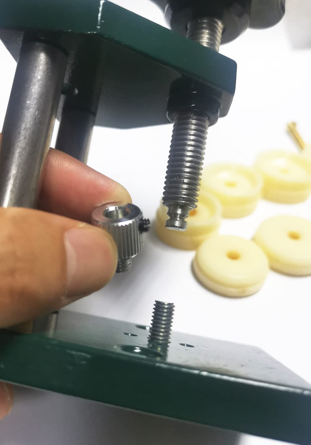Professional Watch Crystal Front Case Screw Press & Back Case Presser Closer Kit with 10 Dies - Perfect for Watch Repair, Maintenance & DIY Watchmaking Projects
