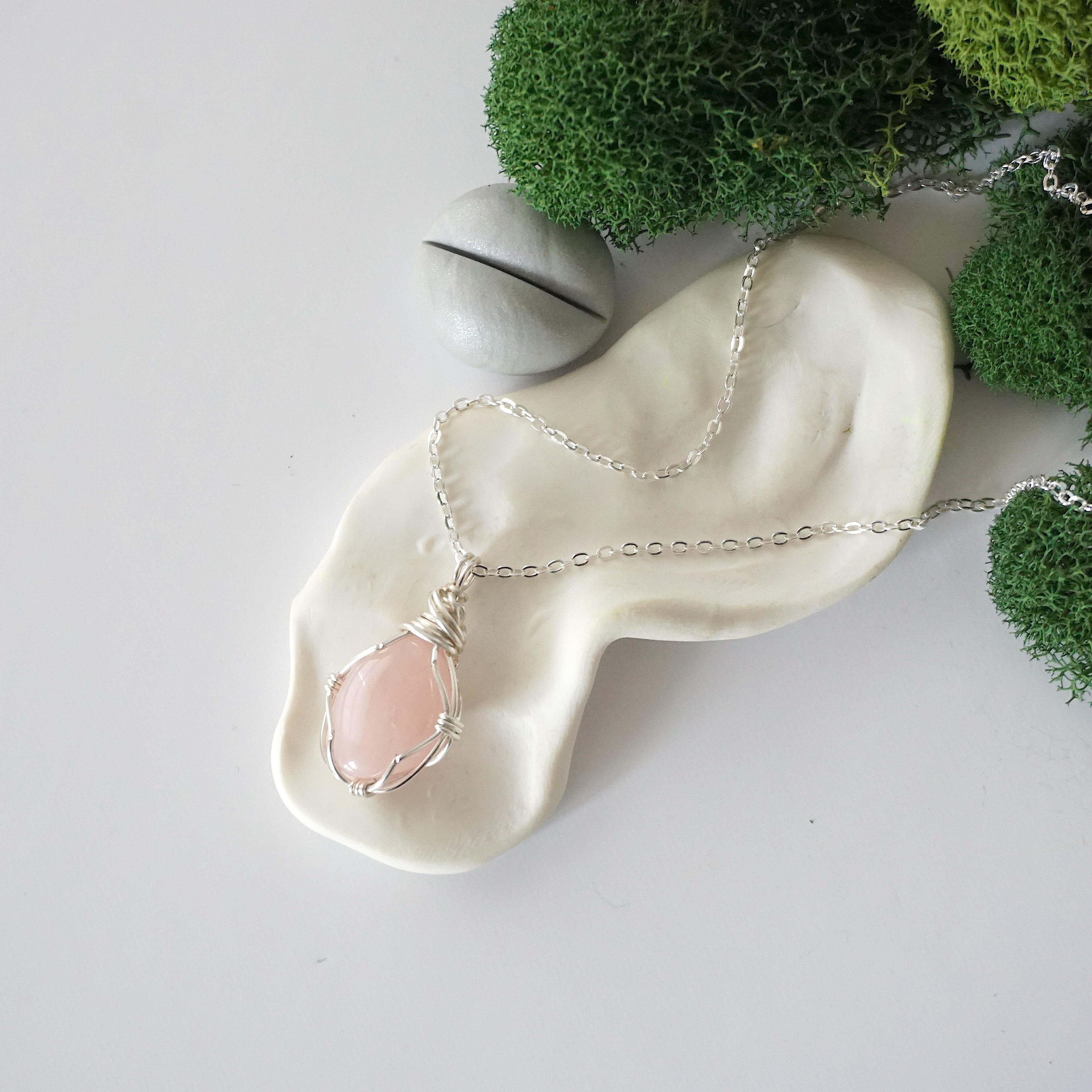 Simple Birthstone Necklace - Rose Quartz Crystal Pendant for Women | Elegant Jewelry Gift for Birthday, Anniversary & Valentine's Day | Perfect for Everyday Wear & Special Occasions