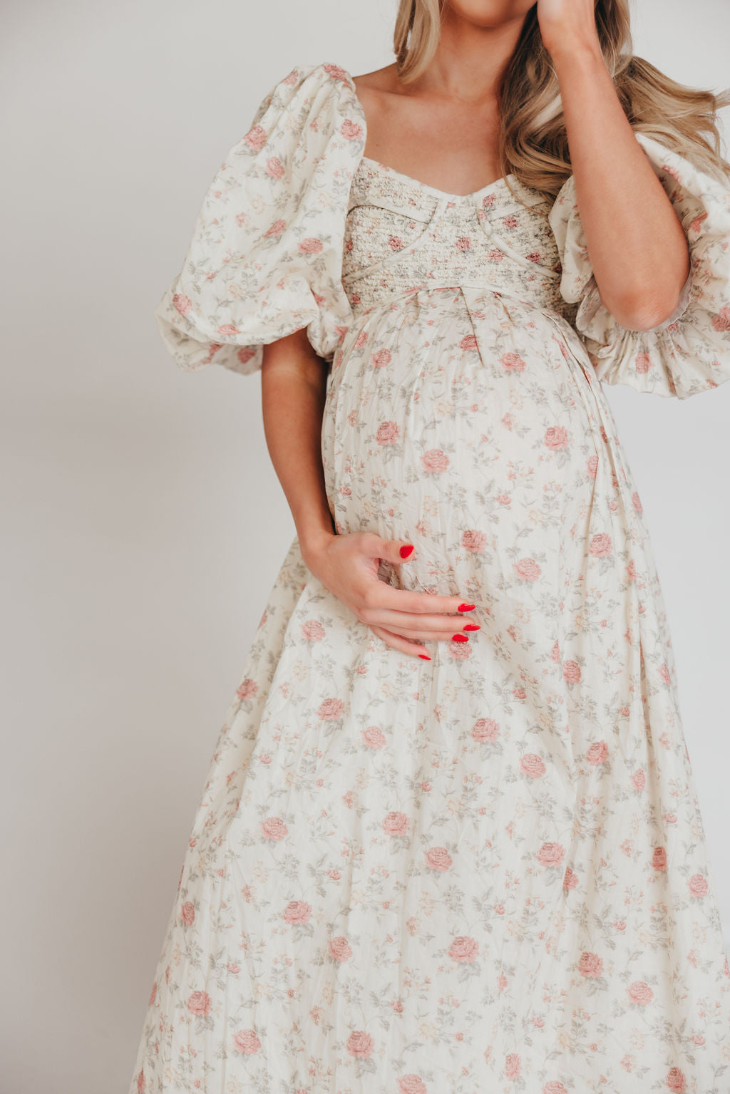 Harlow Maxi Dress in Off White Floral - Bump Friendly Maternity Dress & Inclusive Sizing (S-3XL) | Perfect for Pregnancy, Beach Vacations & Summer Weddings