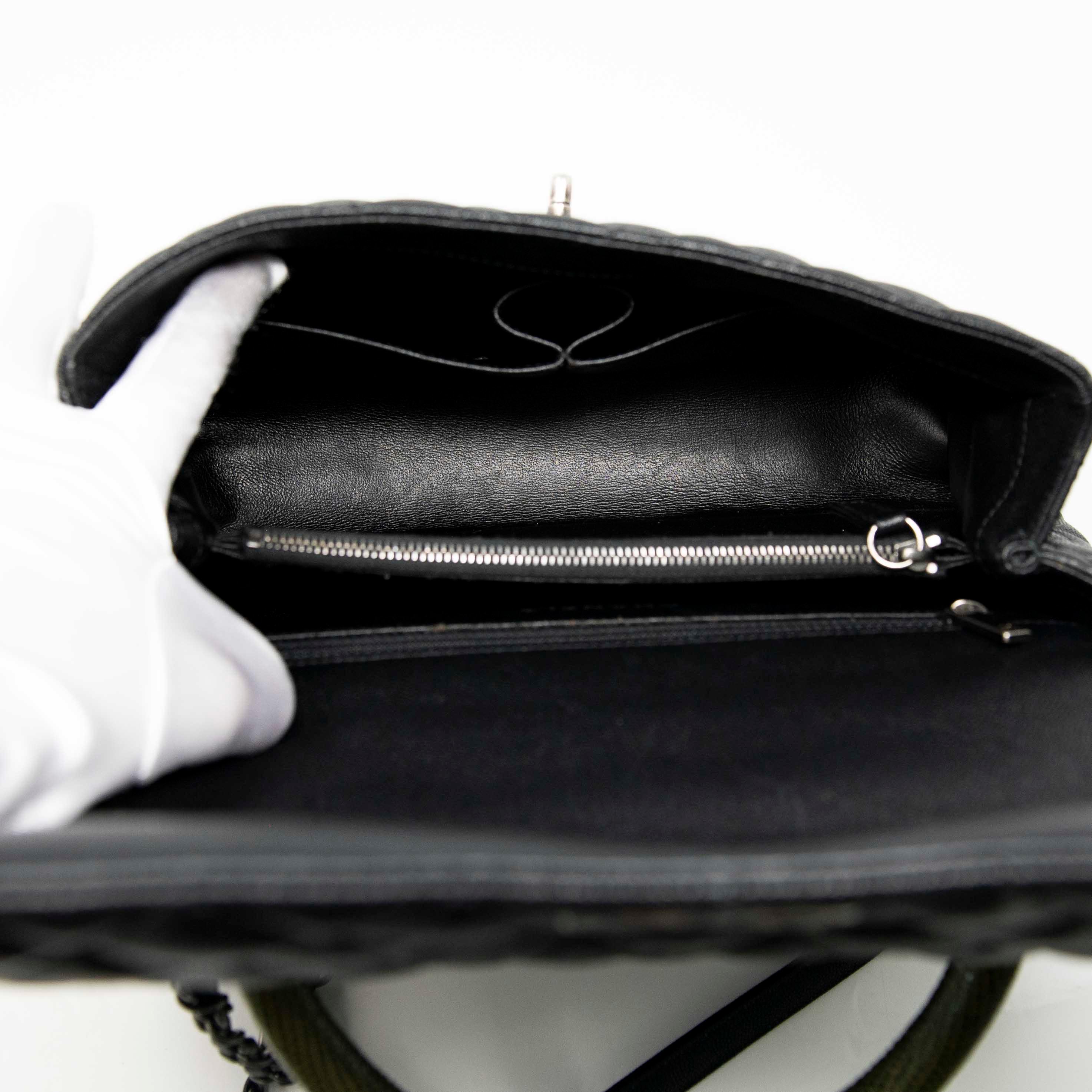 Chanel Black Medium Coco Handle Bag in Lizard Leather - Perfect for Evening Events & Luxury Fashion Accessories