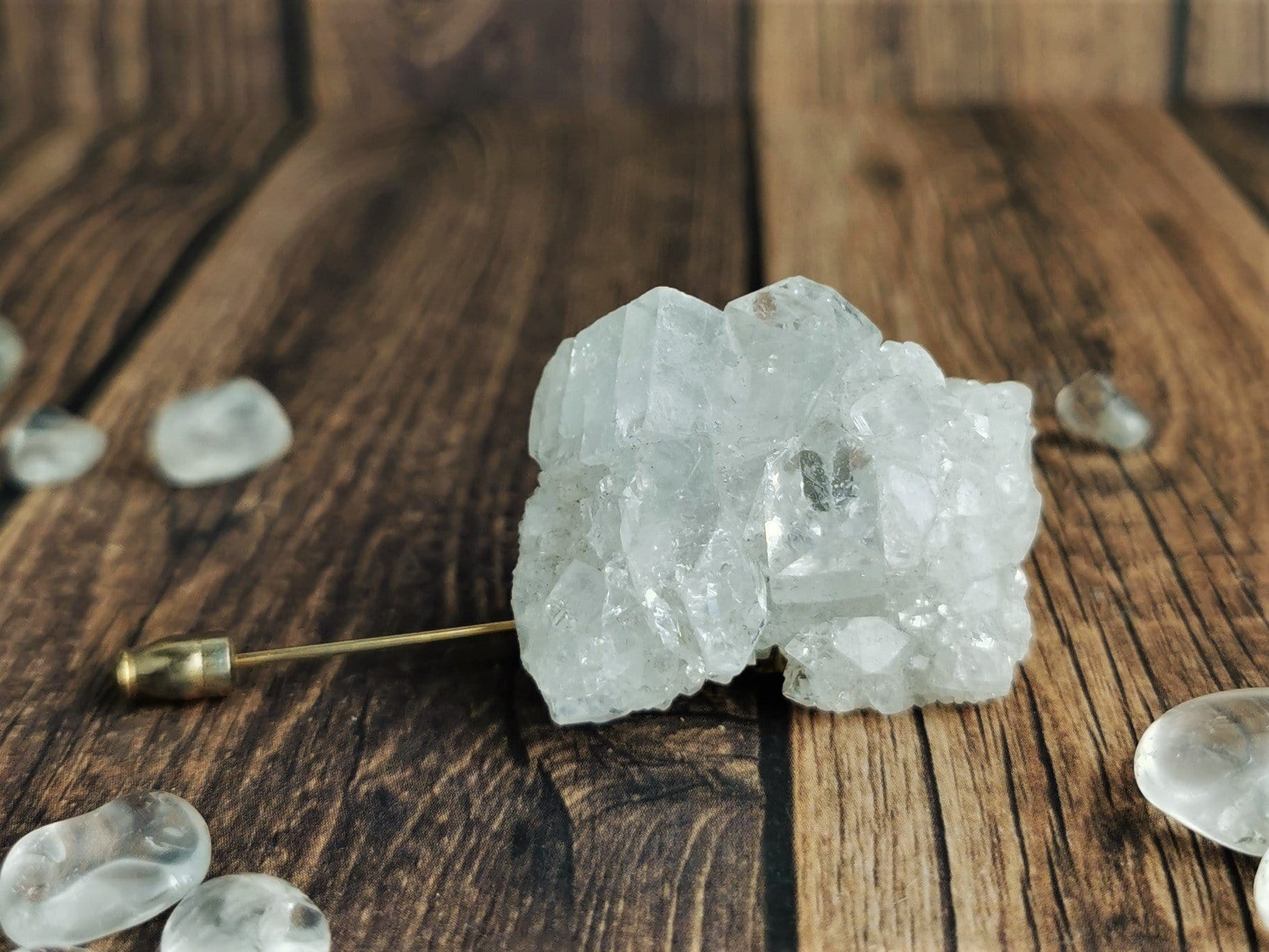 Natural Apophyllite Crystal Cluster Brooch - Healing Stone Jewelry for Spiritual Growth & Energy Balance | Perfect for Meditation, Reiki, and Gift Giving