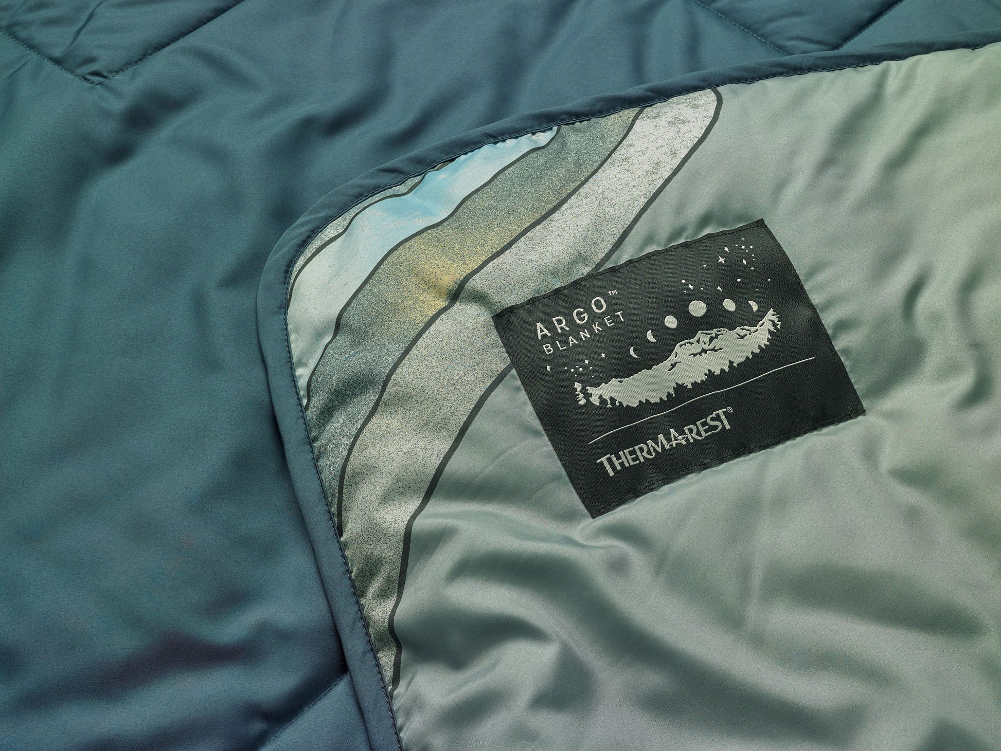 Thermarest Argo Blanket - Lightweight & Compact Camping Blanket for Hiking, Backpacking & Outdoor Adventures - Perfect for Picnics, Travel & Emergency Preparedness