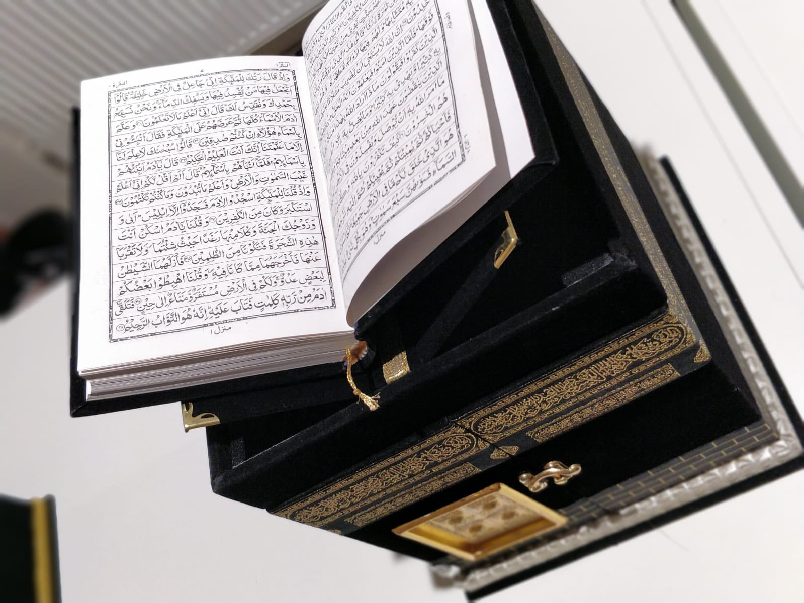 Holy Quran with Velvet Cover - Islamic Art Prayer Book with Stand - Perfect for Home Decoration, Gift, and Daily Prayers