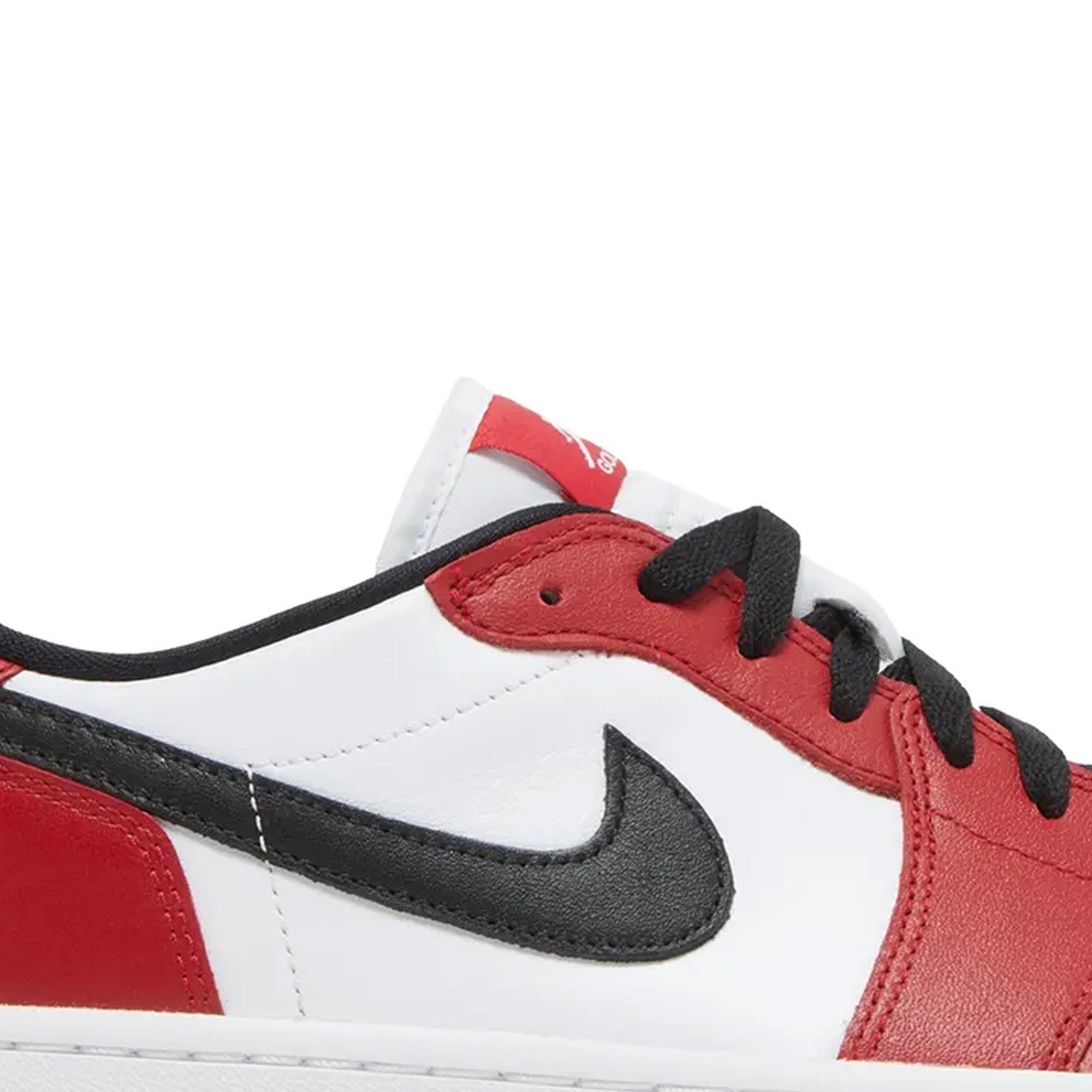 Air Jordan 1 Retro Low Golf 'Chicago' Sneakers (2021) - Men's Basketball-Inspired Golf Shoes for Comfort & Style on the Course
