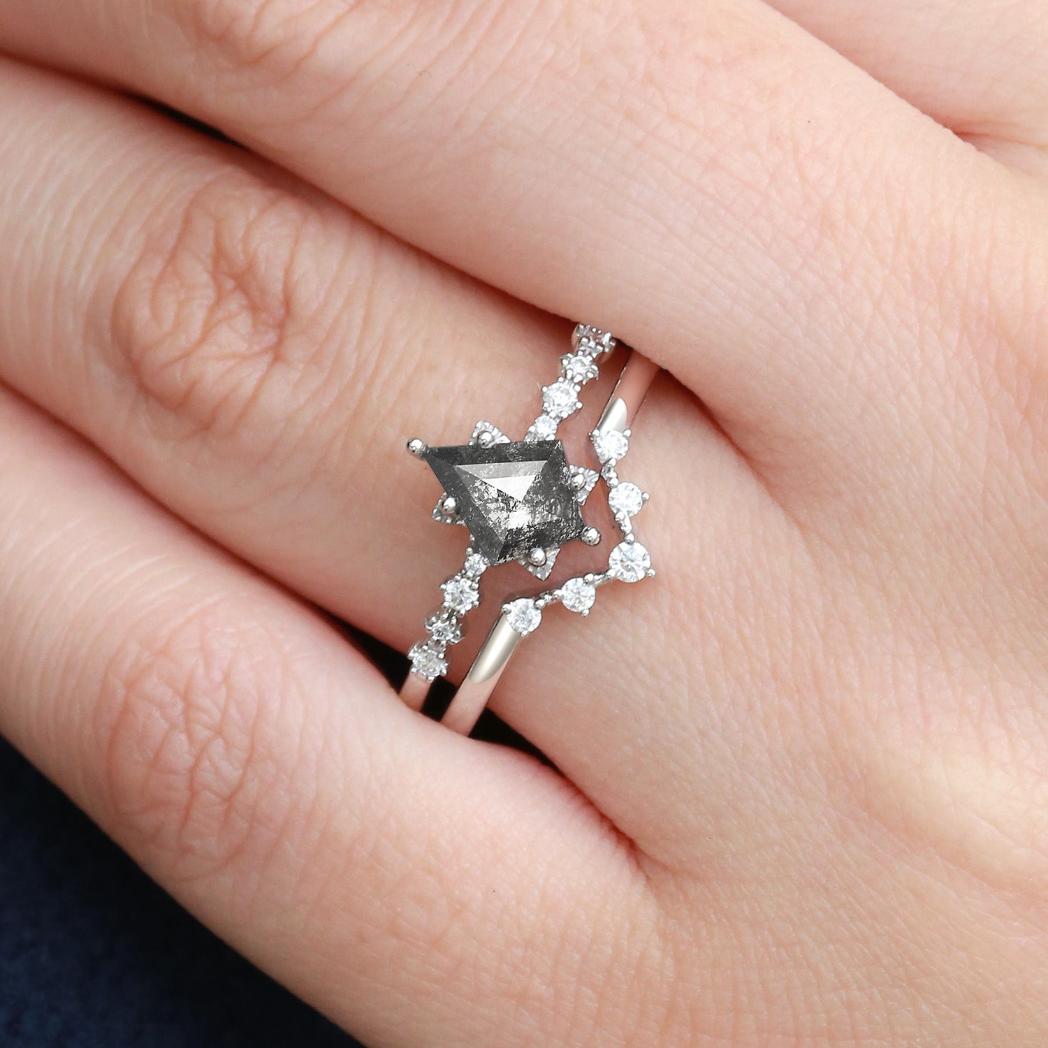 Kite Cut Salt and Pepper Diamond Stacking Engagement Ring Set - 2 Piece Wedding Band for Women, Unique Raw Diamond Jewelry for Bridal, Anniversary & Everyday Wear
