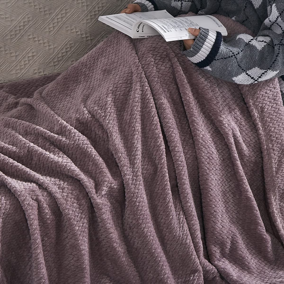 COCOPLAY W Soft & Cozy Throw Blanket for Couch, Bed & Sofa - 60