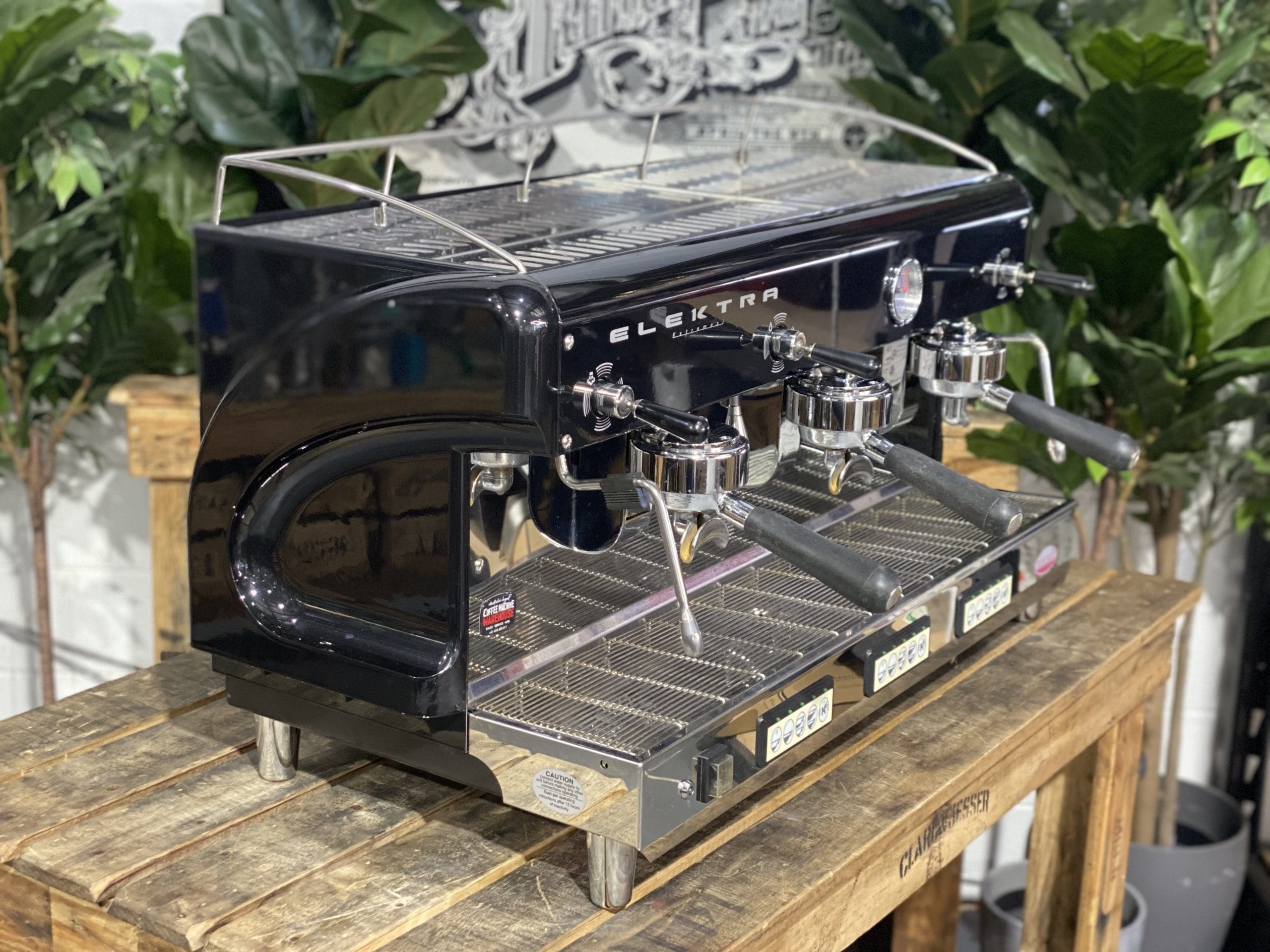 Elektra Maxi 3 Group Commercial Espresso Machine - Black | Professional Coffee Maker for Cafes, Restaurants & Coffee Shops | Perfect for High-Volume Brewing & Latte Art