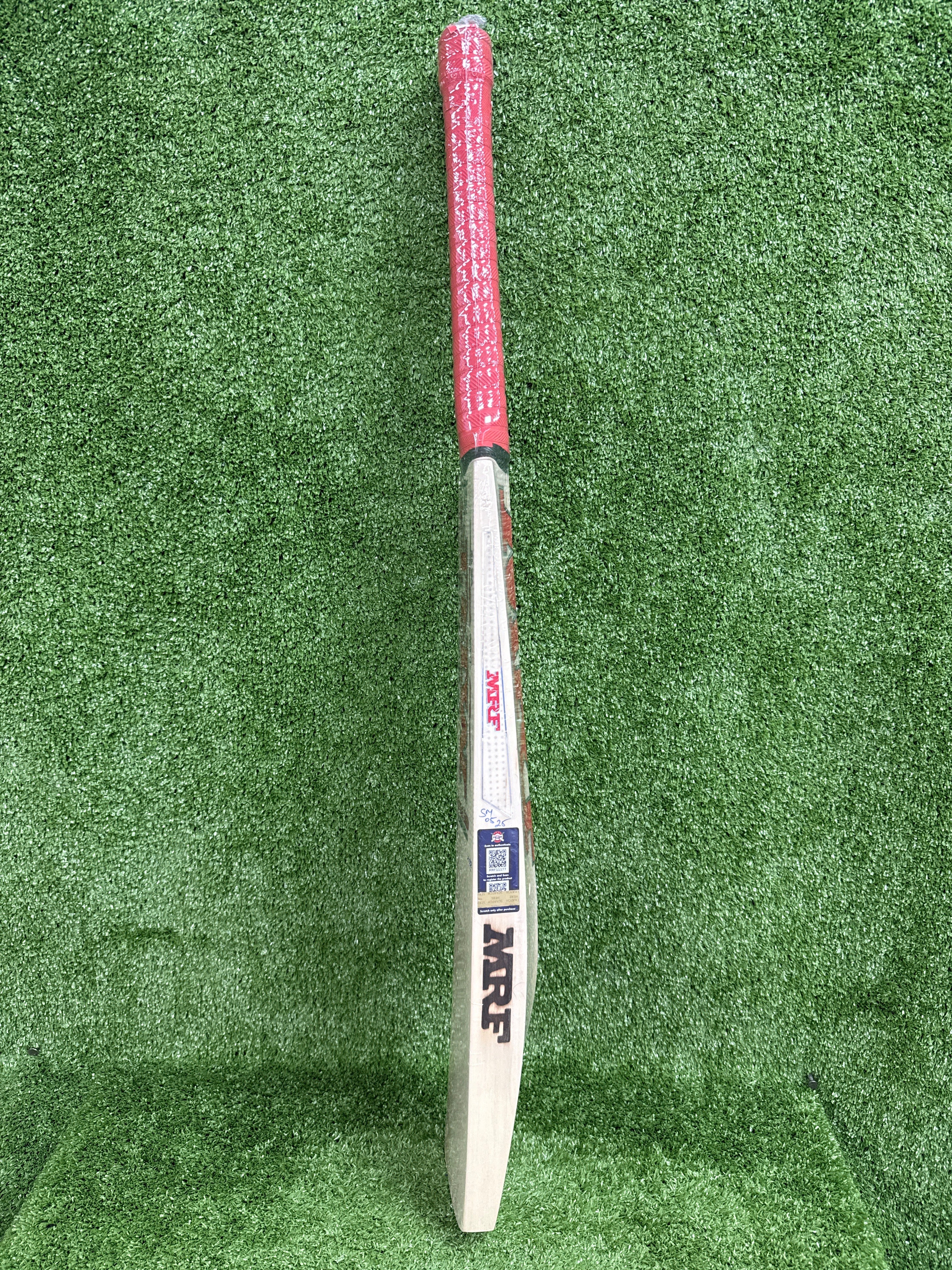 Premium English Willow Cricket Bat - MRF Genius Grand Limited Edition - Perfect for Professional Matches & Training Sessions