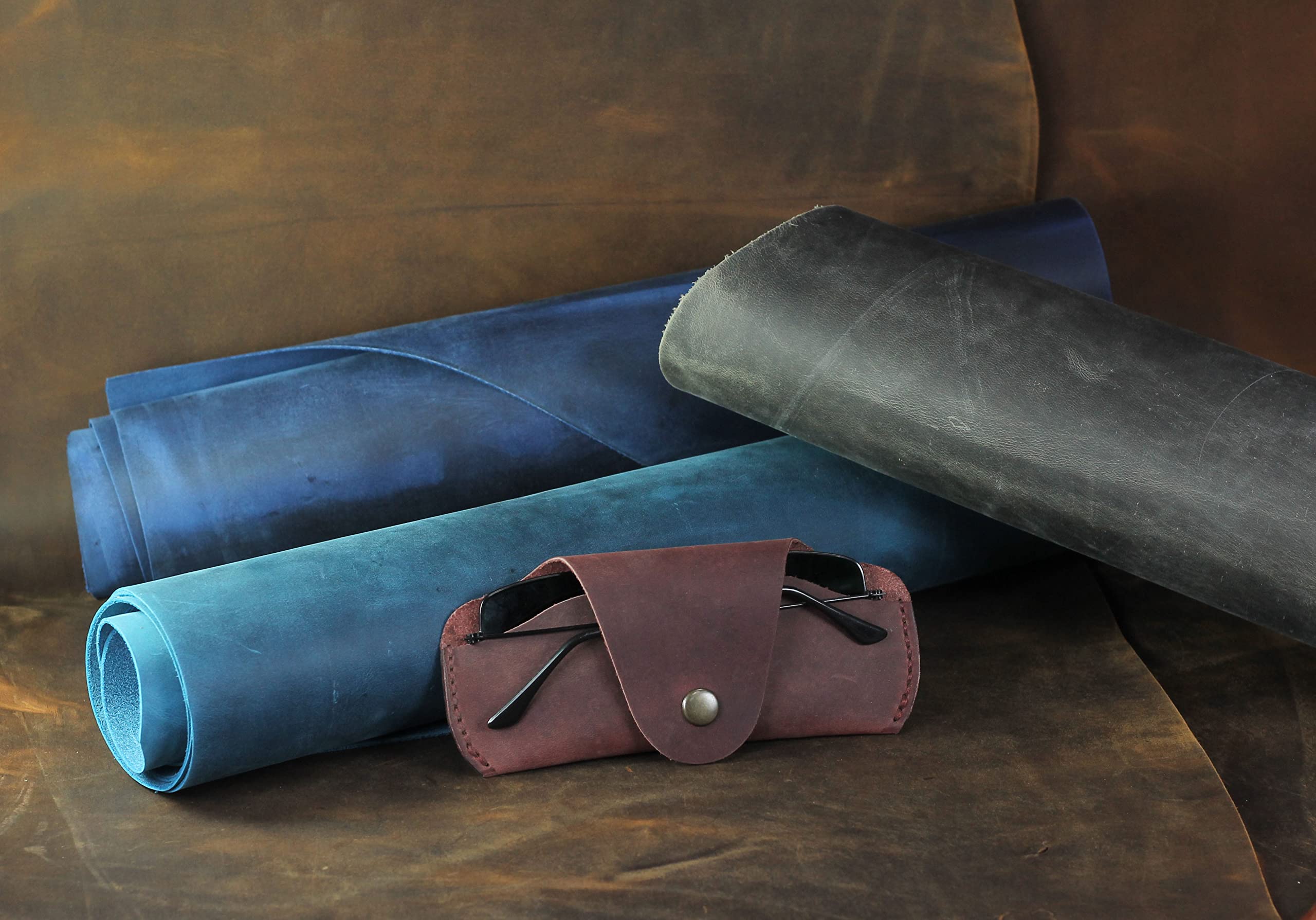 Premium Soft Leather Glasses Case - Slim Protective Eyewear Sleeve for Men & Women - Vintage Style Sunglass Holder - Perfect for Travel, Office & Daily Use