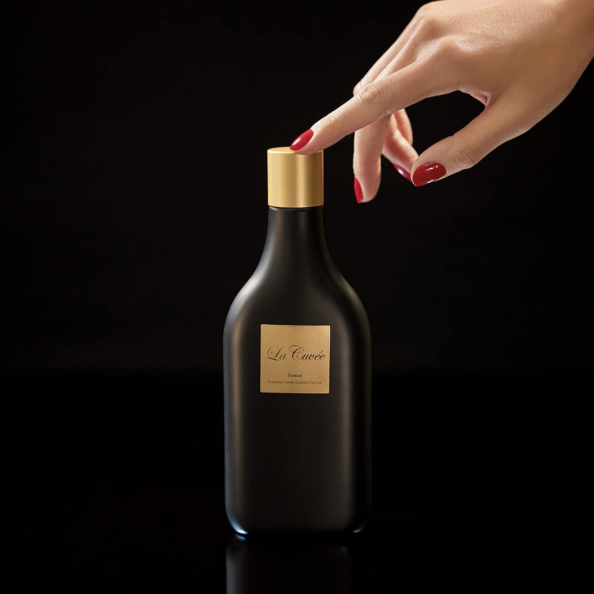 Luxury Red Wine Bubble Bath with French Wine & Natural Ingredients | Hypoallergenic, Gentle Bath for Sensitive Skin | 9.8 Fl Oz | Perfect for Spa Nights, Romantic Baths & Self-Care Relaxation