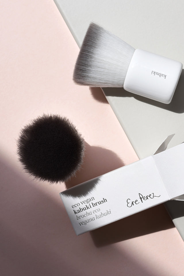 Eco-Friendly Vegan Kabuki Makeup Brush - Soft & Cruelty-Free for Flawless Powder & Mineral Foundation Application | Perfect for Everyday Makeup & Travel