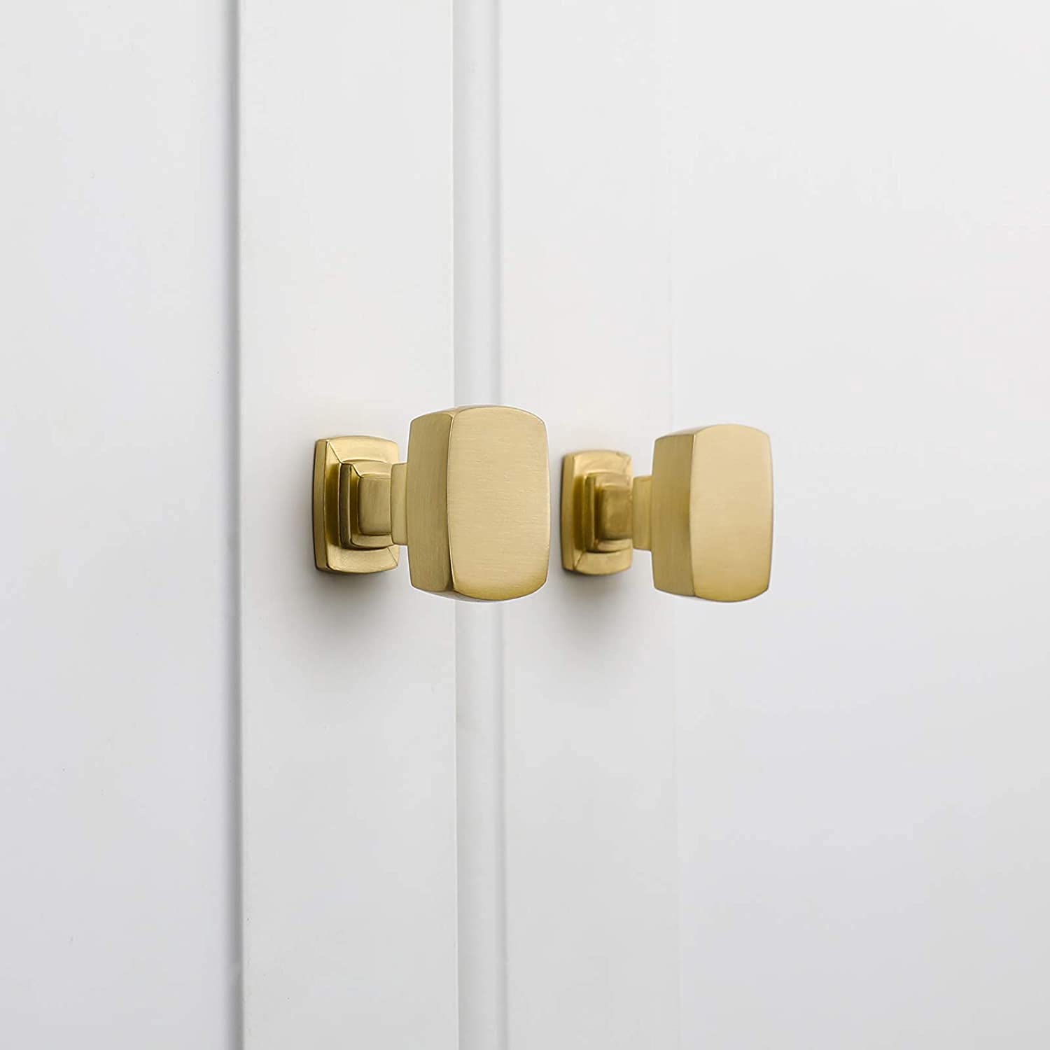 15 Pack Gold Cabinet Knobs - Brushed Gold Square Drawer Pulls for Dresser, Kitchen Cabinets & Furniture Hardware - Perfect for Home Renovation & DIY Projects