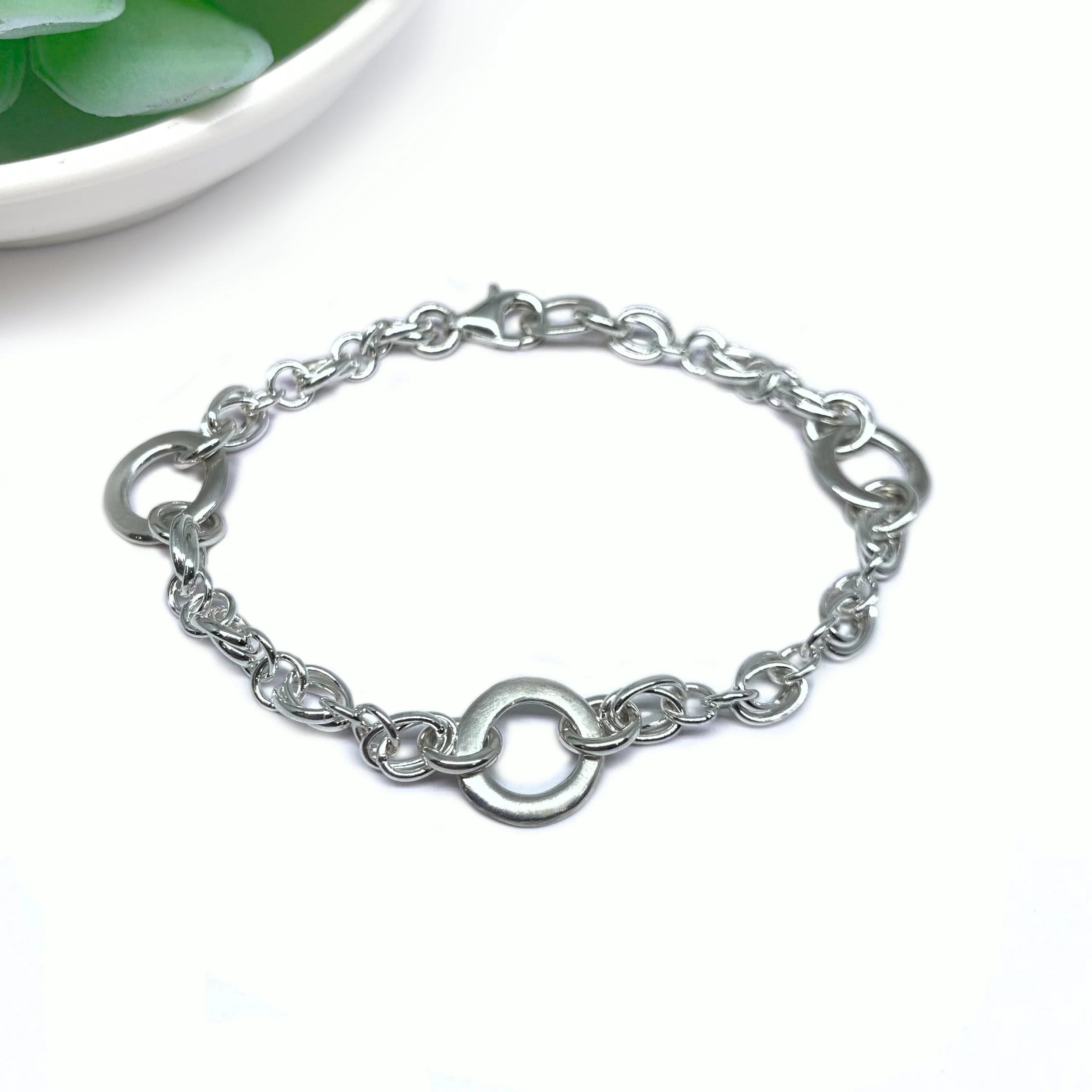 Elegant Beaded Tangle-Free Bracelet for Women - Boho Chic Jewelry Gift for Everyday Wear & Special Occasions