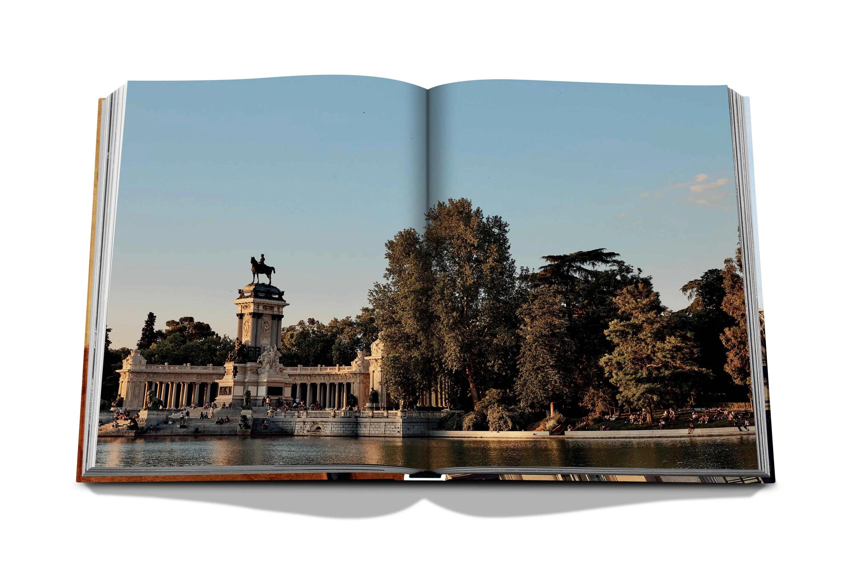 Madrid Chic Book - Stylish Notebook for Travelers, Journaling & Note Taking - Perfect for Writing, Sketching & Gift Ideas