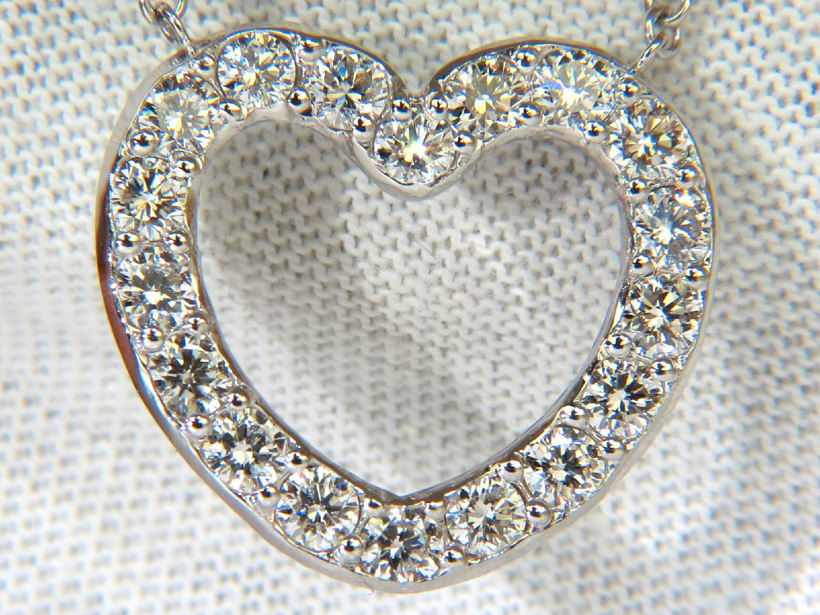 2.50CT Smooth Edged Brilliant Diamond Heart Pendant with 14KT Gold Chain - F/VS Clarity for Valentine's Day, Anniversary & Special Occasion Gifts